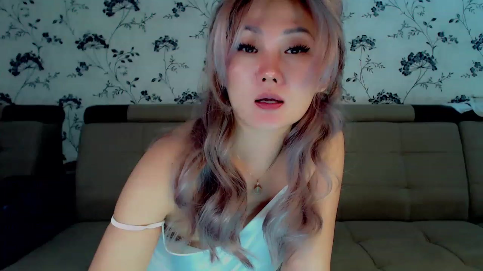 Gallery image thumbnail from Oiuysgdb's myfreecams stream on, 12/05/2022, 14:41 image 19 of 20