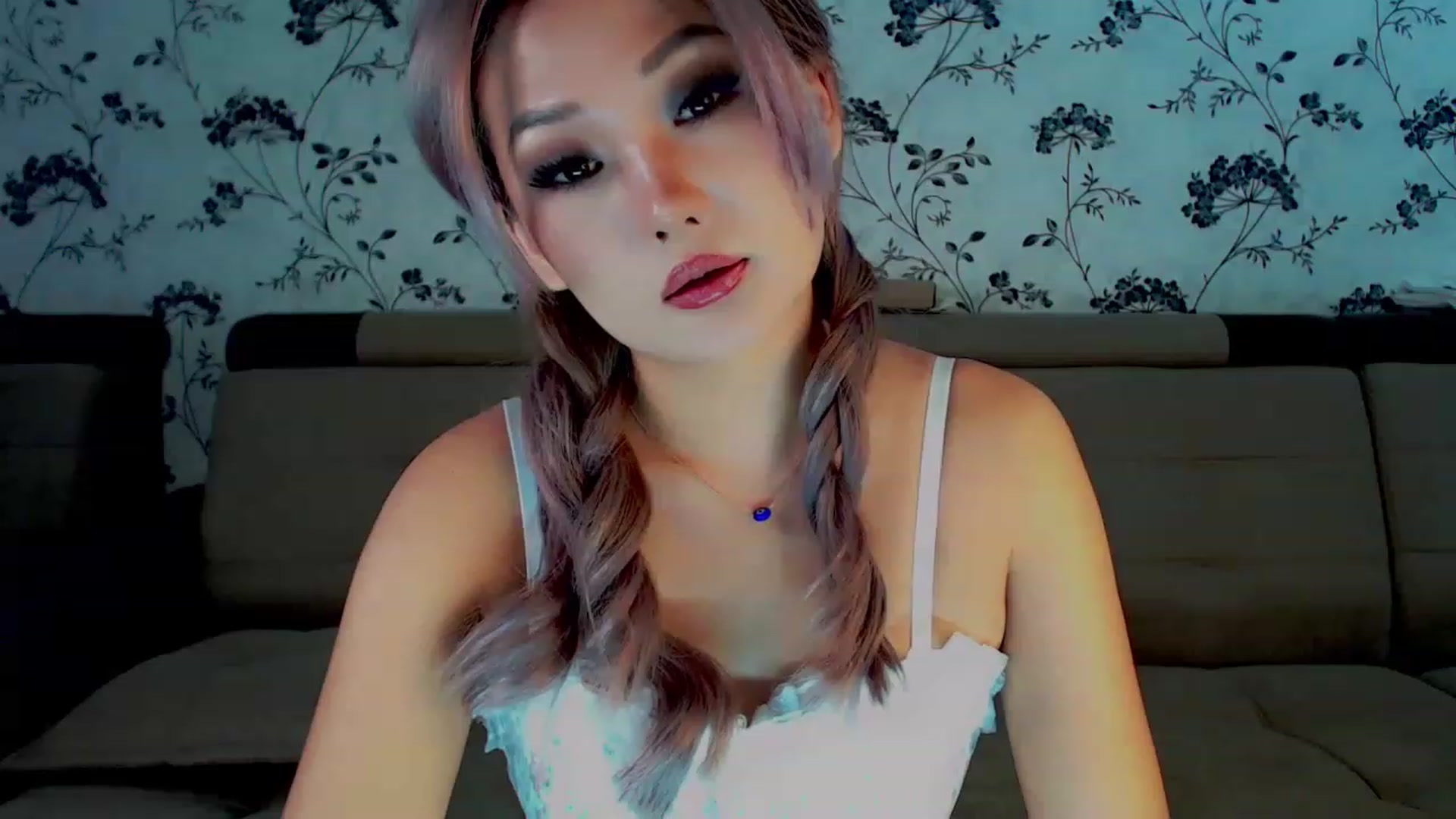 Gallery image thumbnail from Oiuysgdb's myfreecams stream on, 12/06/2022, 11:30 image 2 of 20