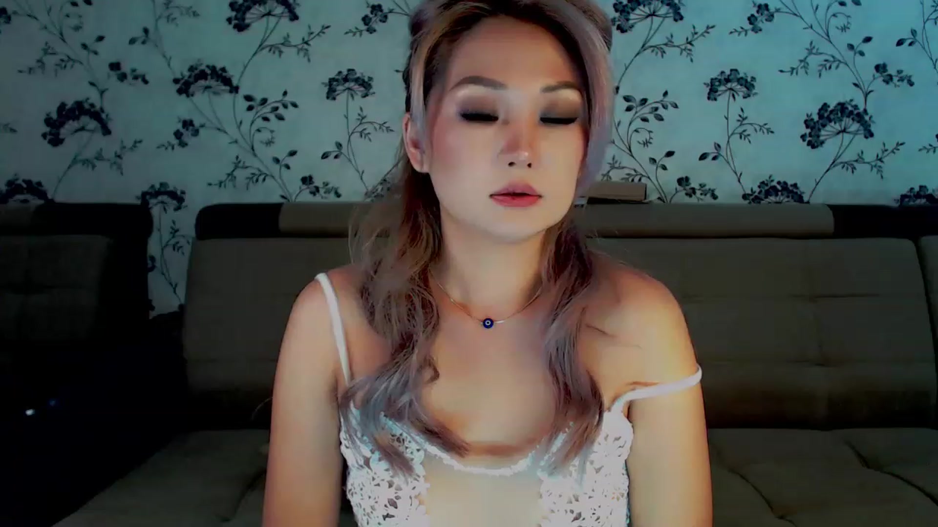 Gallery image thumbnail from Oiuysgdb's myfreecams stream on, 12/06/2022, 14:39 image 2 of 20
