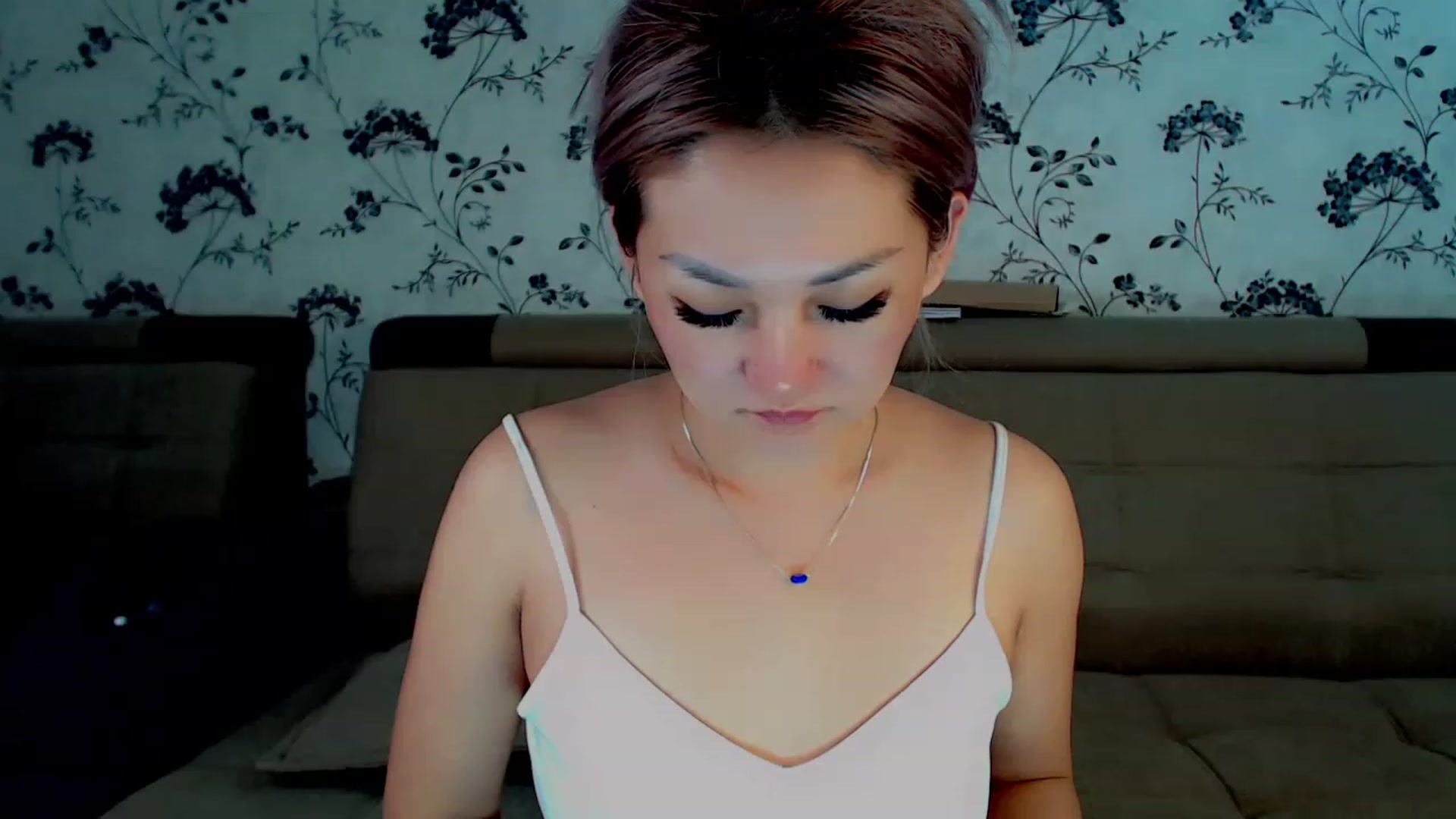 Gallery image thumbnail from Oiuysgdb's myfreecams stream on, 12/07/2022, 14:27 image 2 of 20