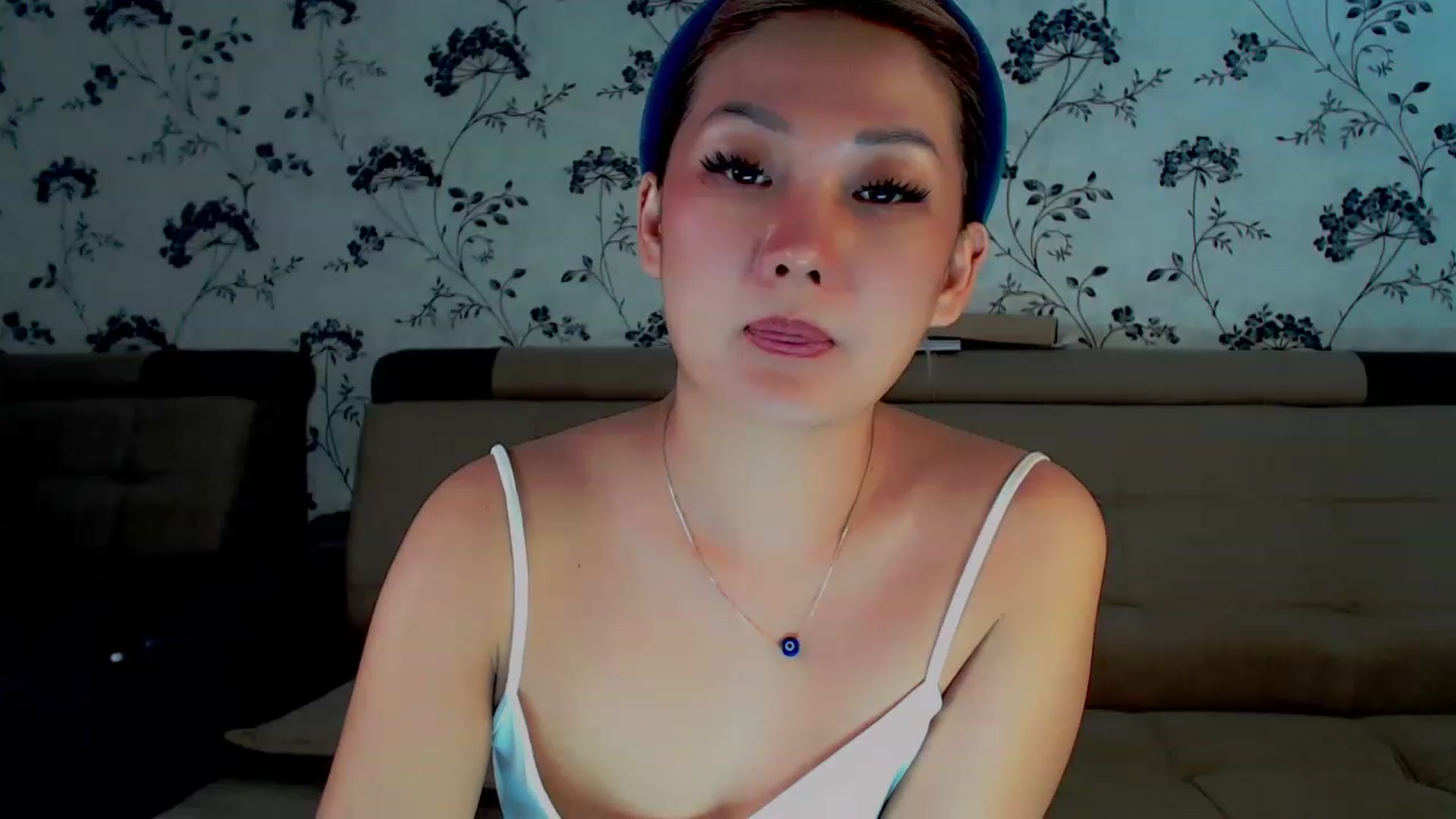 Gallery image thumbnail from Oiuysgdb's myfreecams stream on, 12/09/2022, 11:53 image 10 of 20