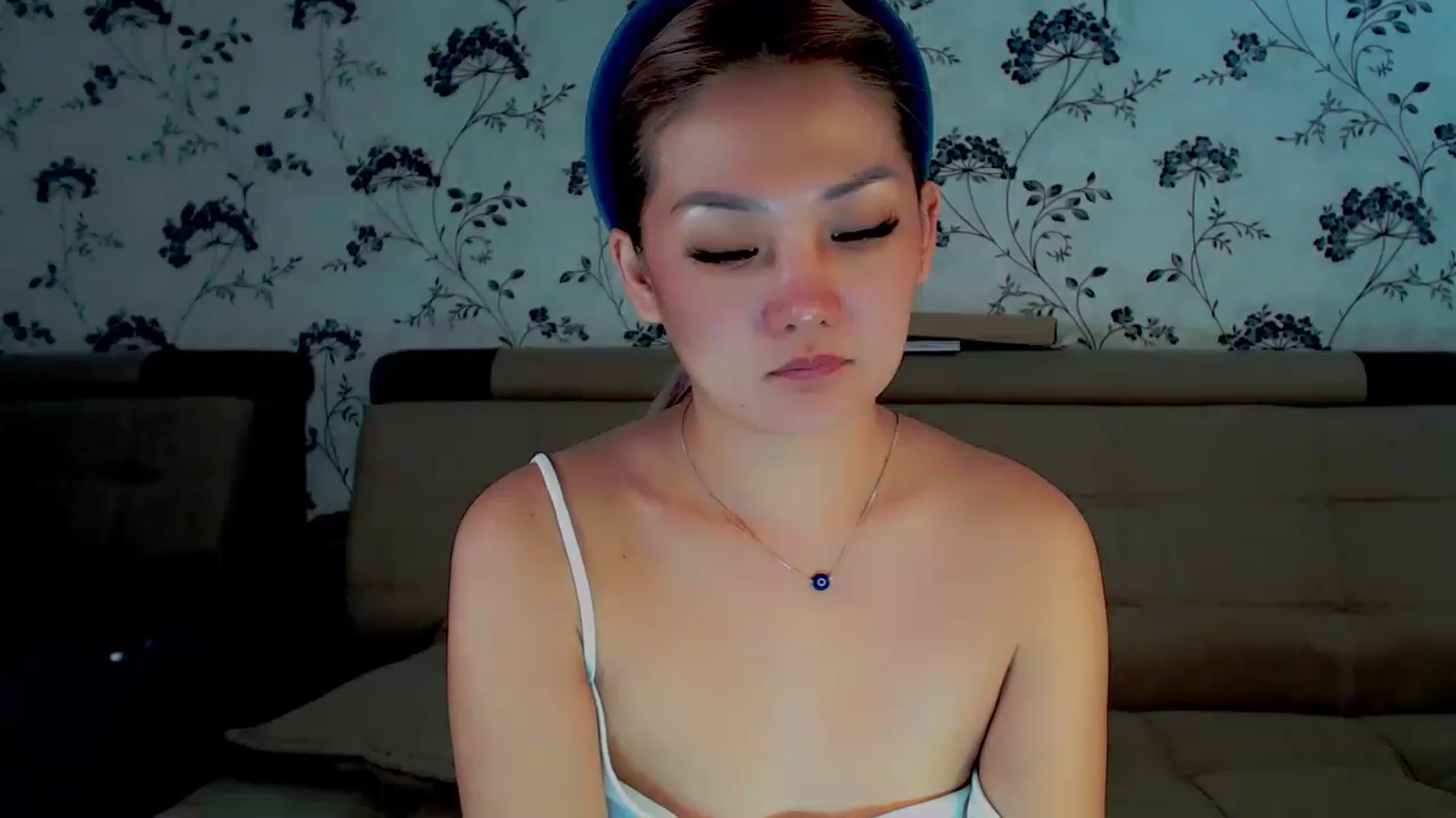 Gallery image thumbnail from Oiuysgdb's myfreecams stream on, 12/09/2022, 12:17 image 9 of 20