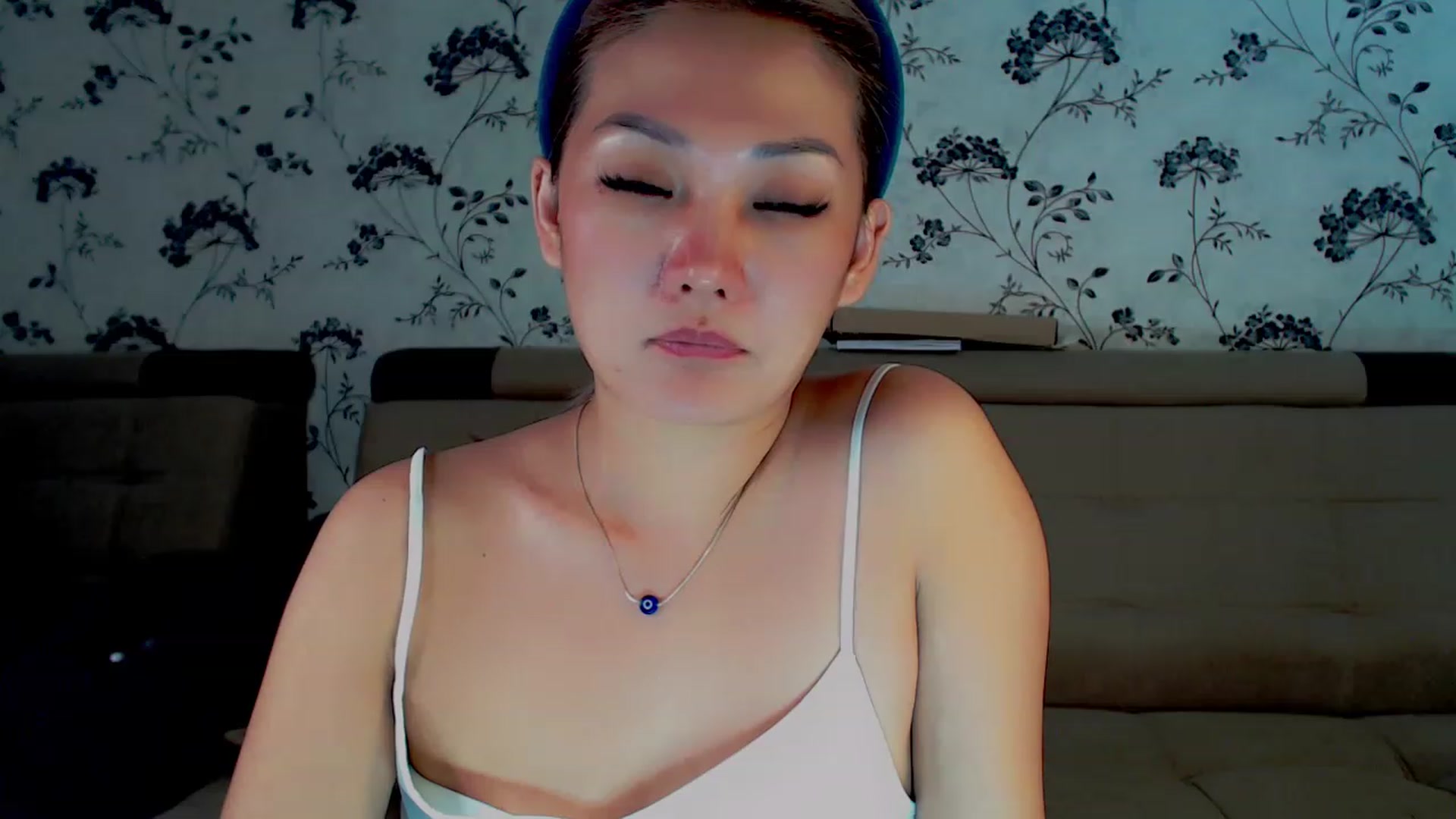 Gallery image thumbnail from Oiuysgdb's myfreecams stream on, 12/09/2022, 13:08 image 10 of 20