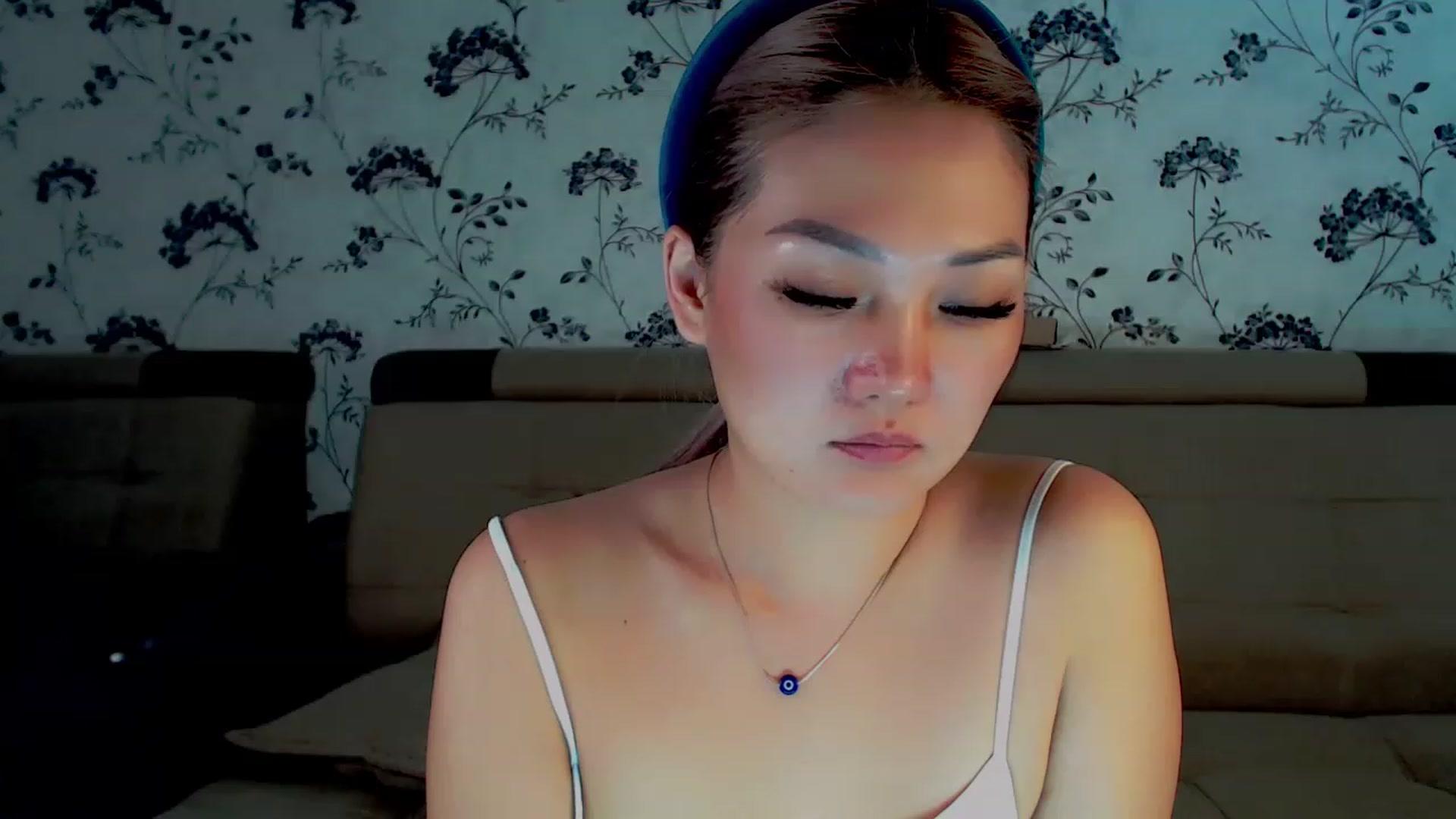 Gallery image thumbnail from Oiuysgdb's myfreecams stream on, 12/09/2022, 13:08 image 12 of 20