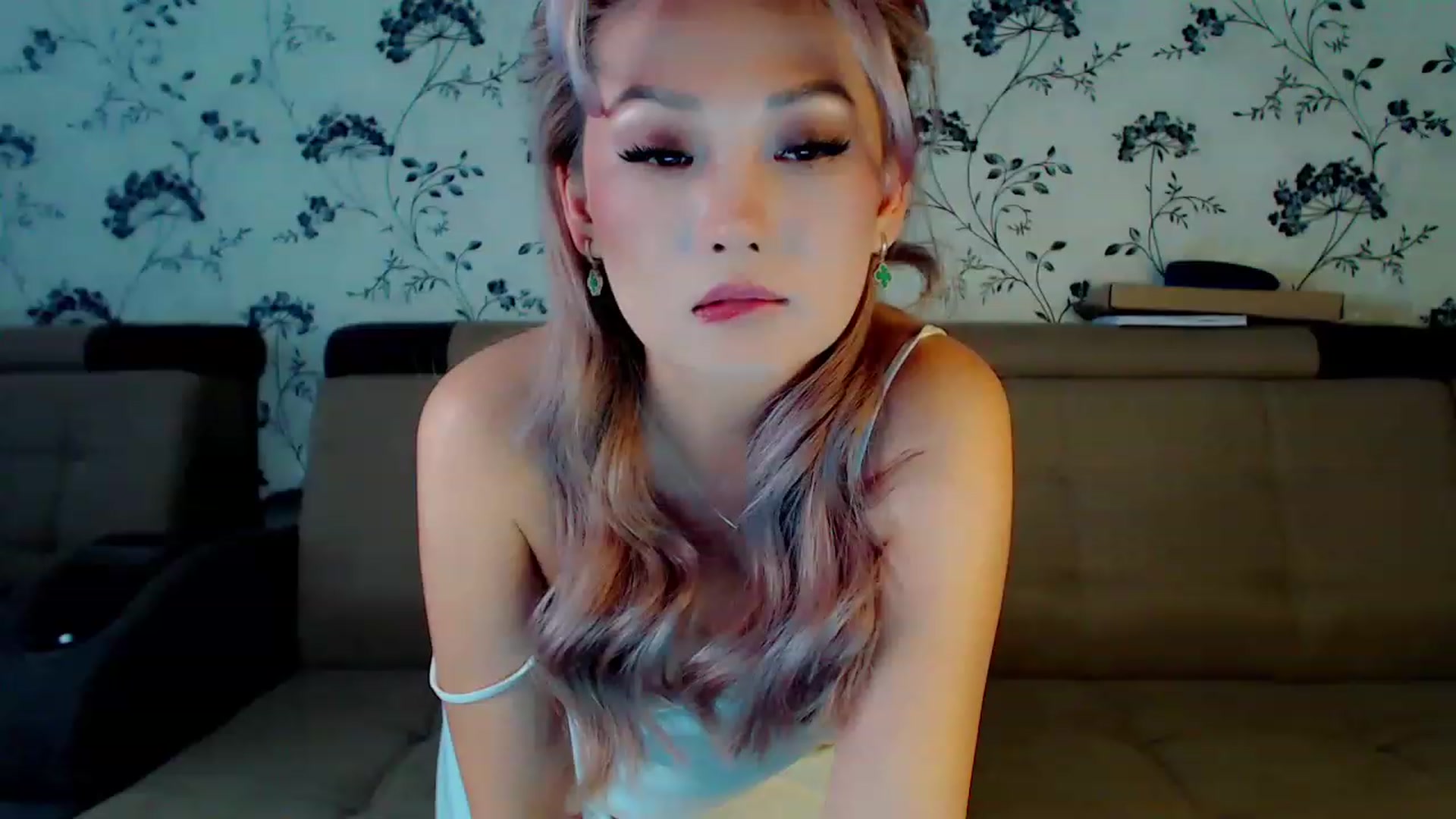 Gallery image thumbnail from Oiuysgdb's myfreecams stream on, 12/10/2022, 11:02 image 7 of 20