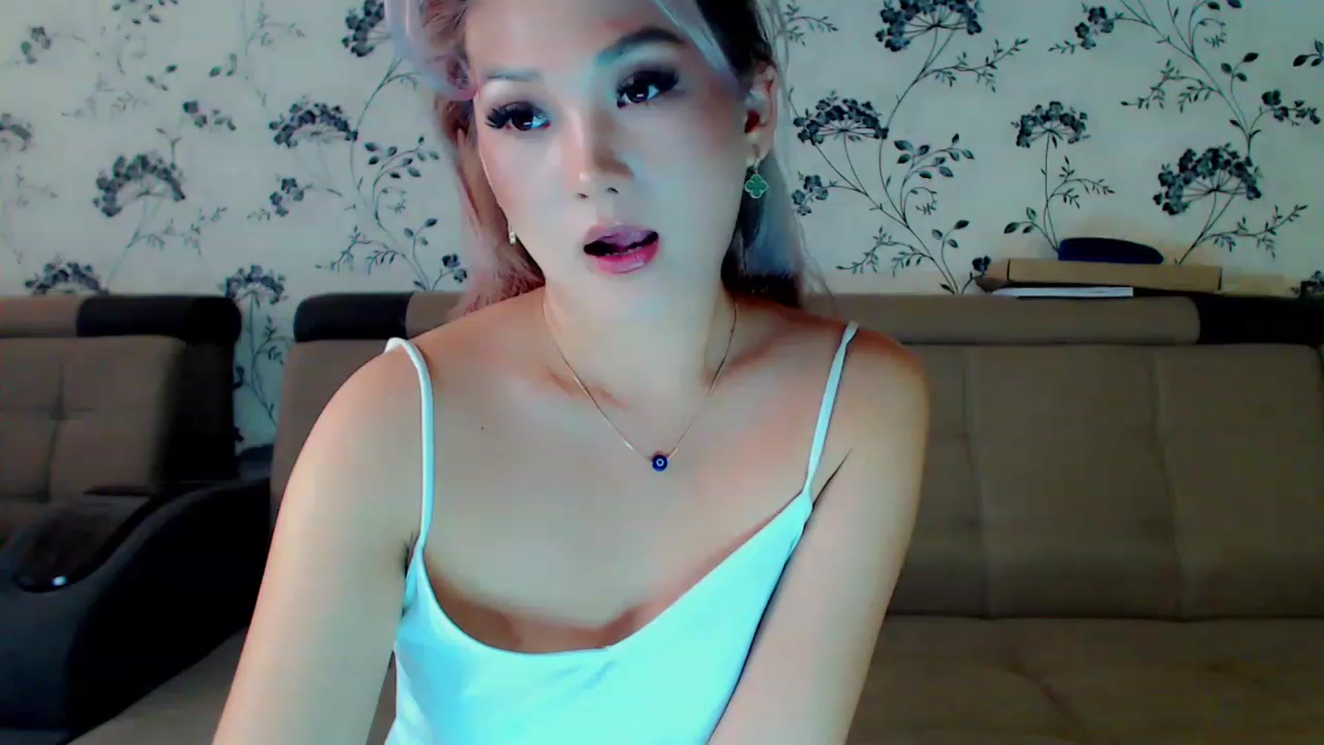 Gallery image thumbnail from Oiuysgdb's myfreecams stream on, 12/10/2022, 11:02 image 1 of 20