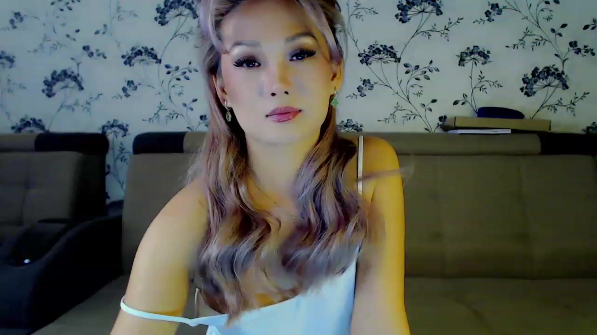 Gallery image thumbnail from Oiuysgdb's myfreecams stream on, 12/10/2022, 11:02 image 5 of 20