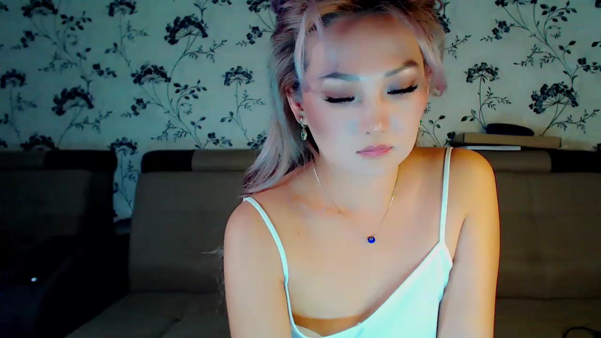 Gallery image thumbnail from Oiuysgdb's myfreecams stream on, 12/10/2022, 12:29 image 20 of 20