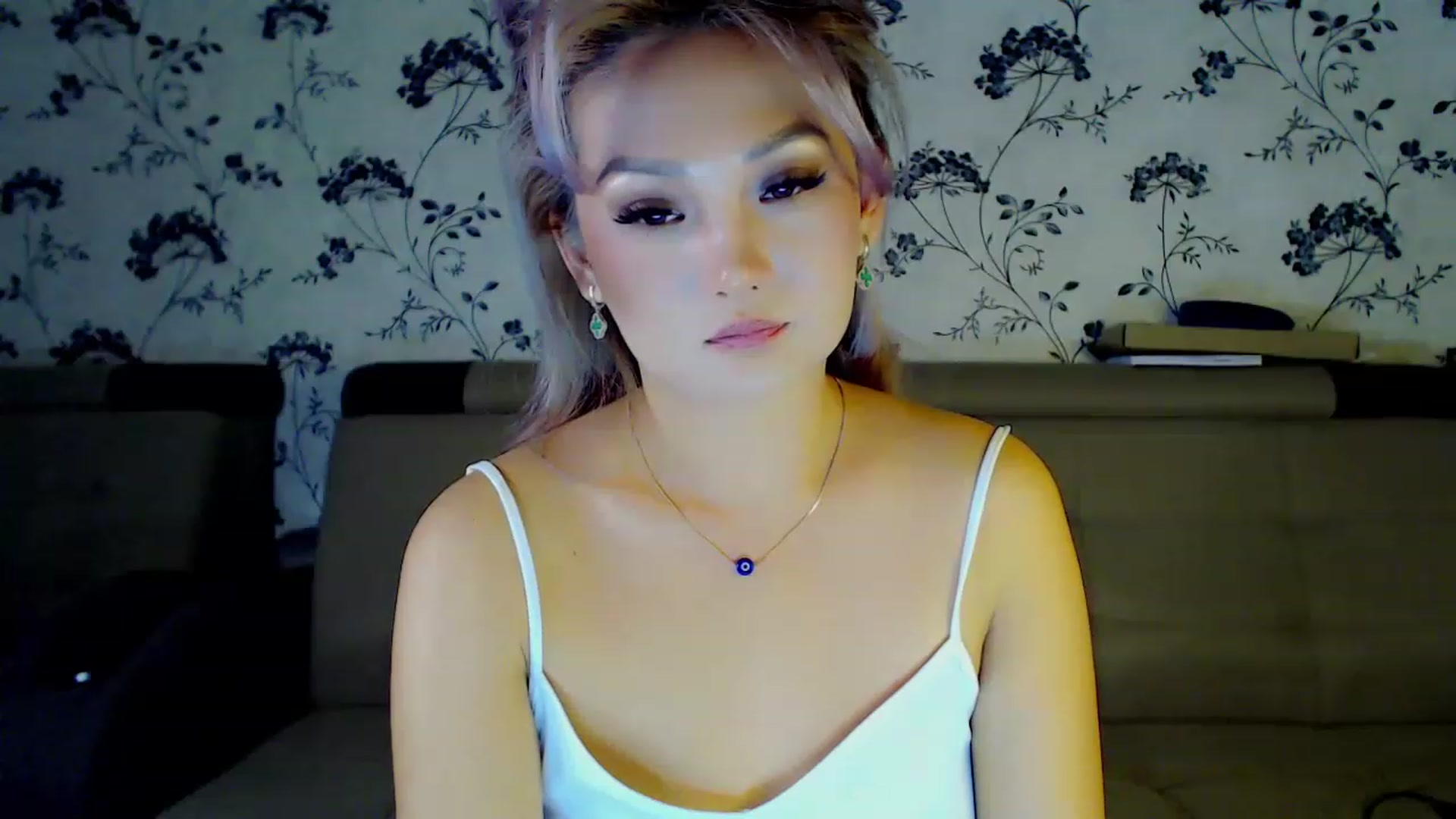 Gallery image thumbnail from Oiuysgdb's myfreecams stream on, 12/10/2022, 12:29 image 19 of 20