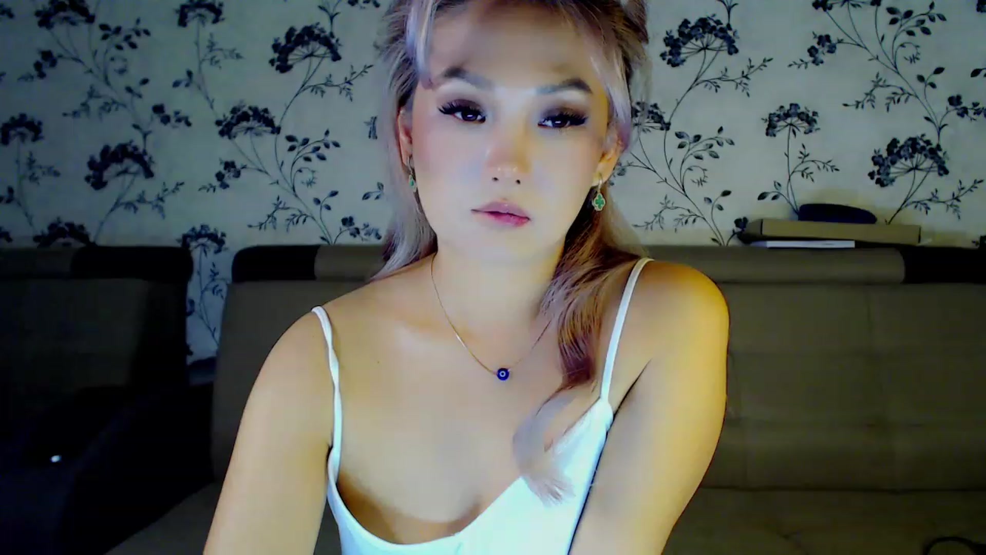 Gallery image thumbnail from Oiuysgdb's myfreecams stream on, 12/10/2022, 12:29 image 14 of 20