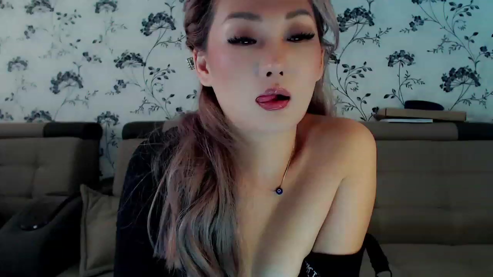 Gallery image thumbnail from Oiuysgdb's myfreecams stream on, 12/11/2022, 10:31 image 5 of 20