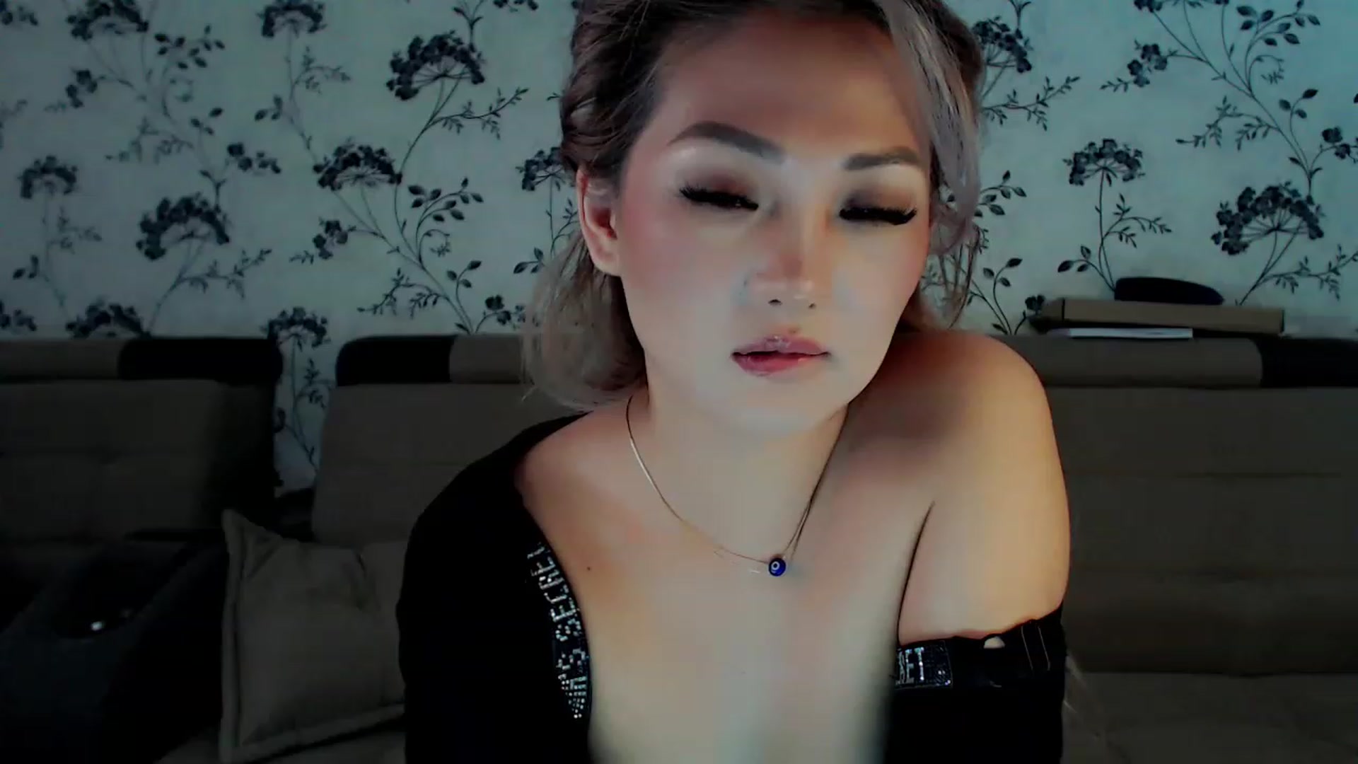 Gallery image thumbnail from Oiuysgdb's myfreecams stream on, 12/11/2022, 10:31 image 20 of 20