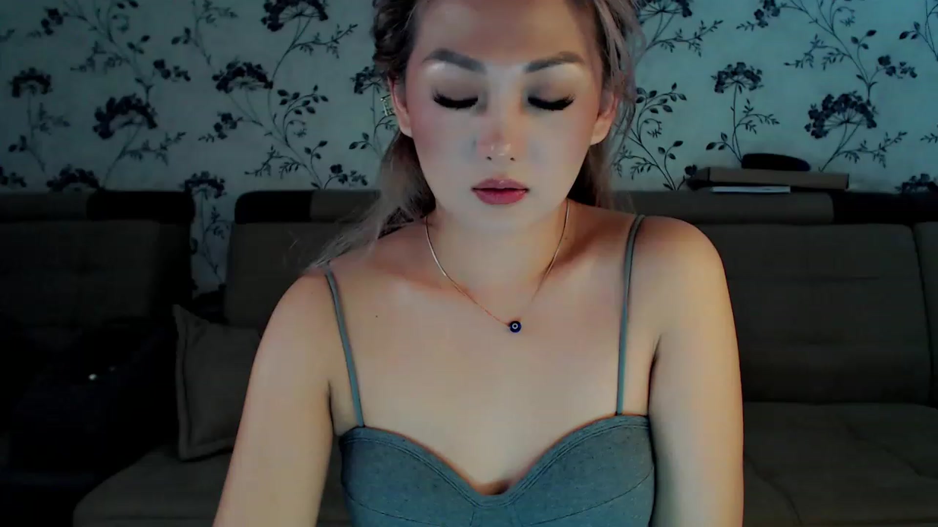 Gallery image thumbnail from Oiuysgdb's myfreecams stream on, 12/11/2022, 11:23 image 19 of 20