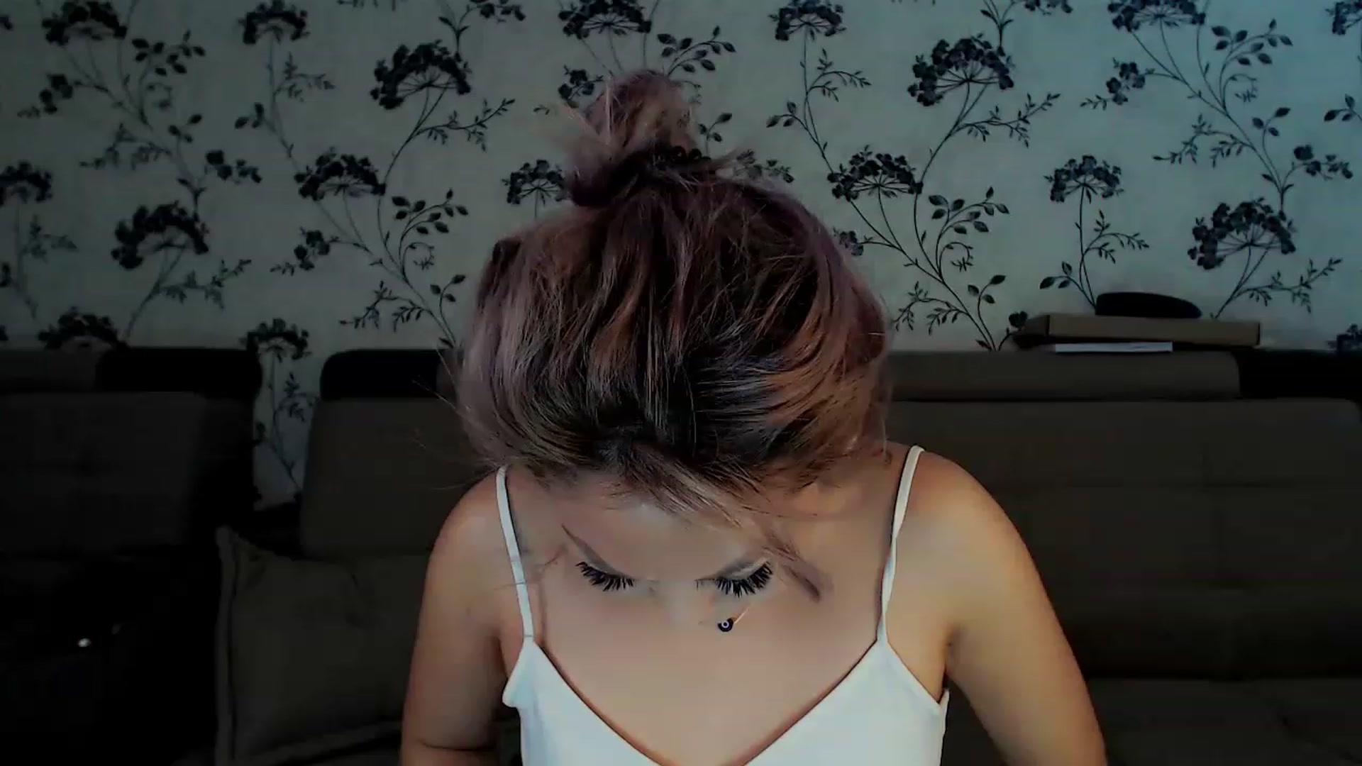 Gallery image thumbnail from Oiuysgdb's myfreecams stream on, 12/11/2022, 12:07 image 11 of 20