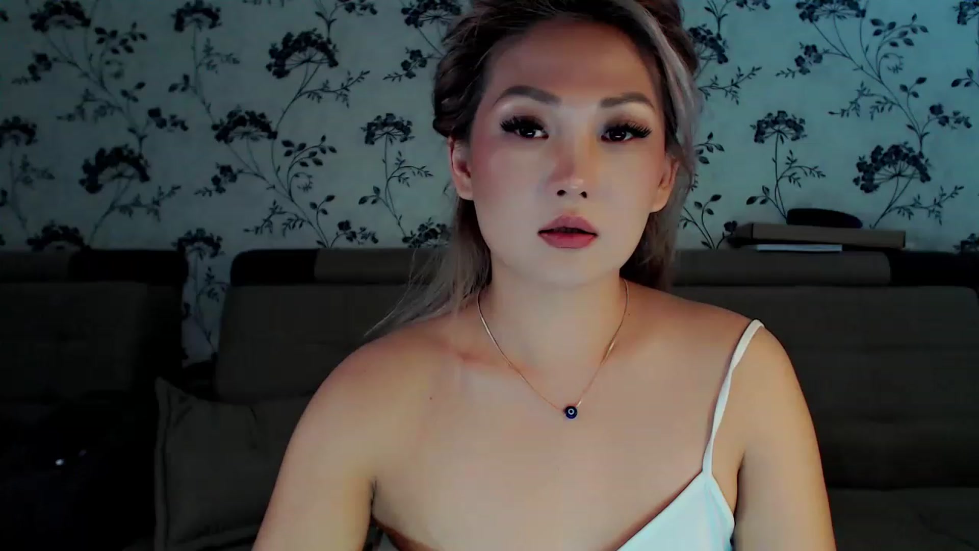 Gallery image thumbnail from Oiuysgdb's myfreecams stream on, 12/11/2022, 12:07 image 15 of 20