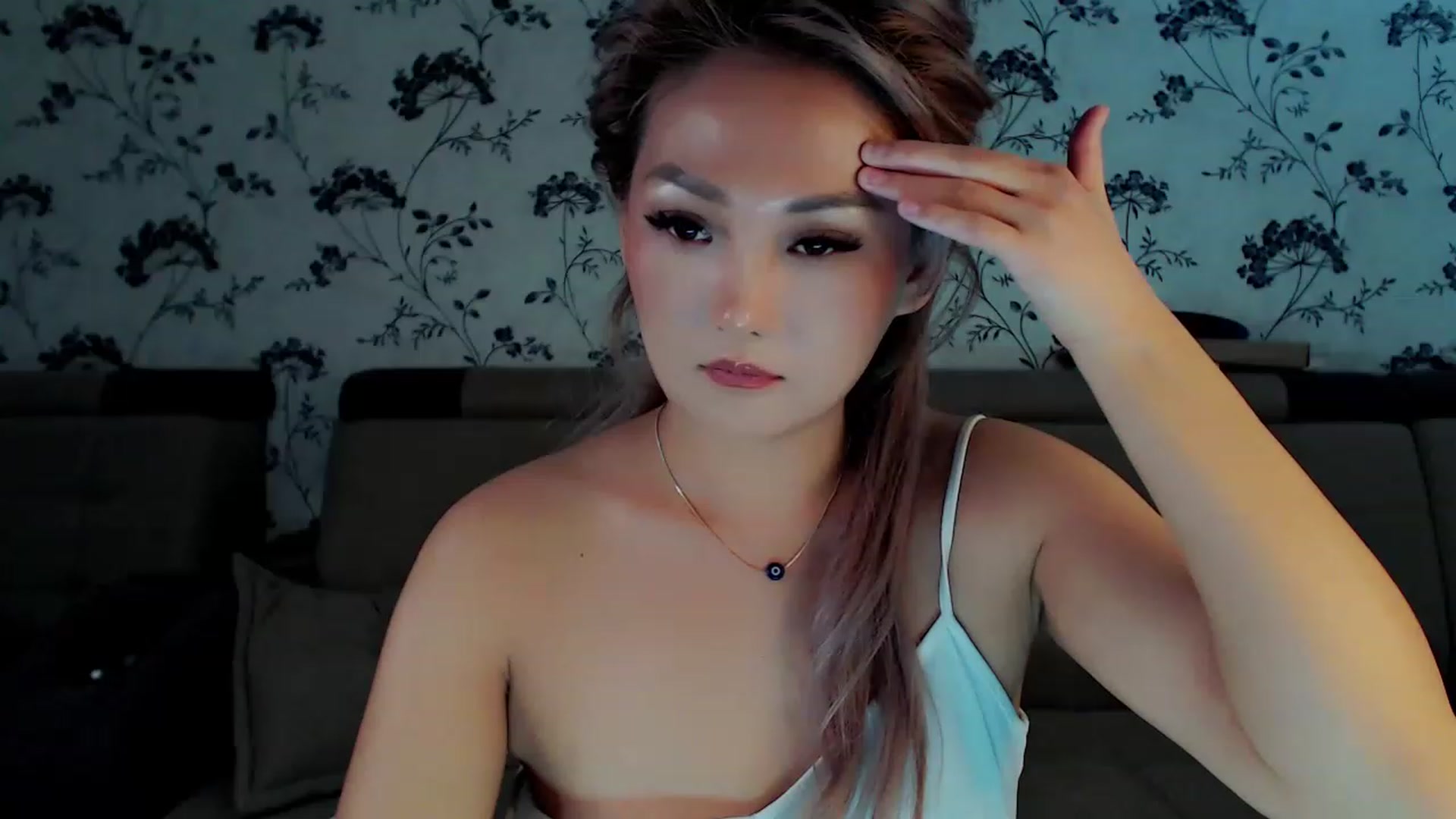 Gallery image thumbnail from Oiuysgdb's myfreecams stream on, 12/11/2022, 12:07 image 3 of 20