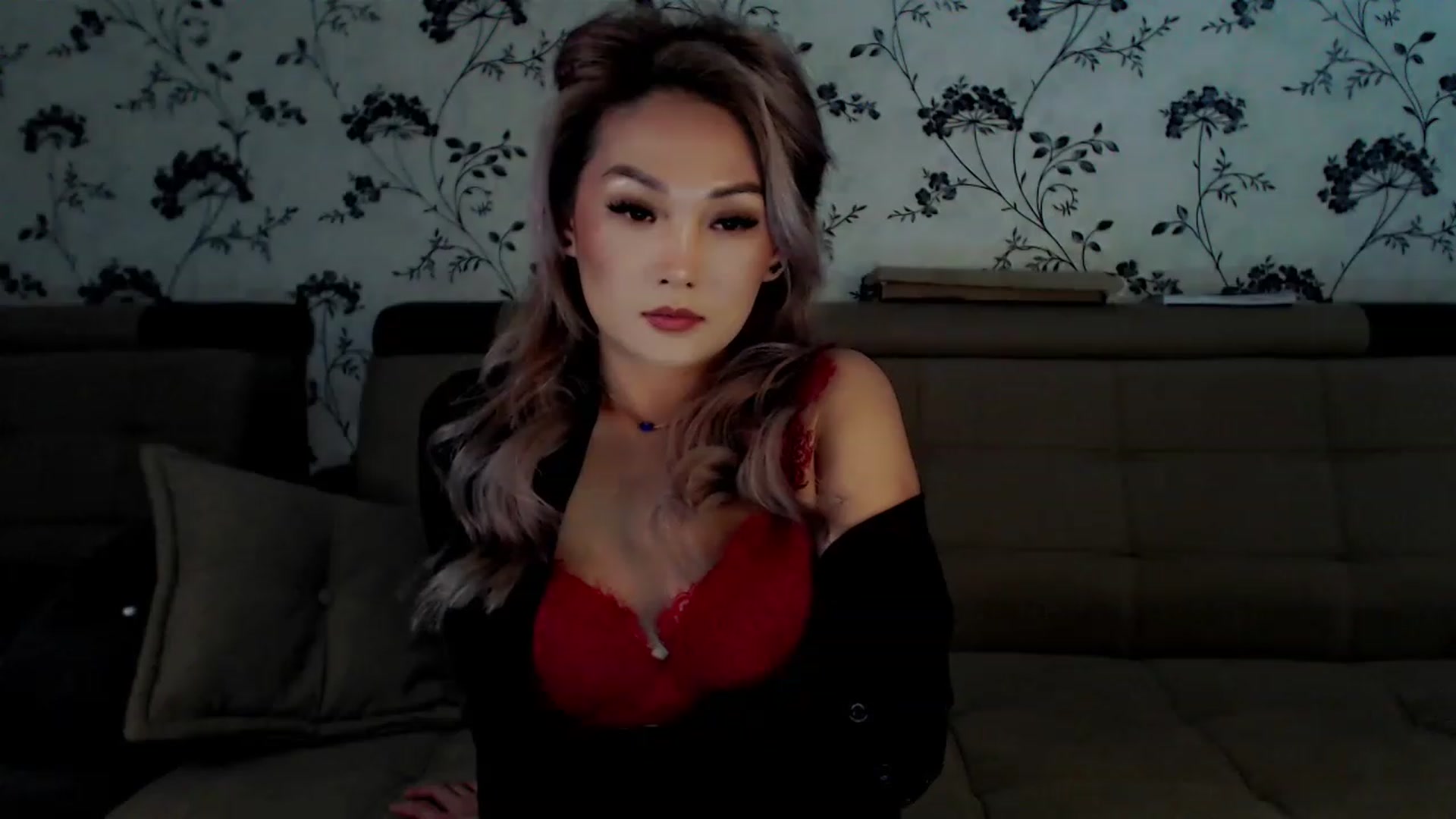 Gallery image thumbnail from Oiuysgdb's myfreecams stream on, 12/15/2022, 12:08 image 15 of 20