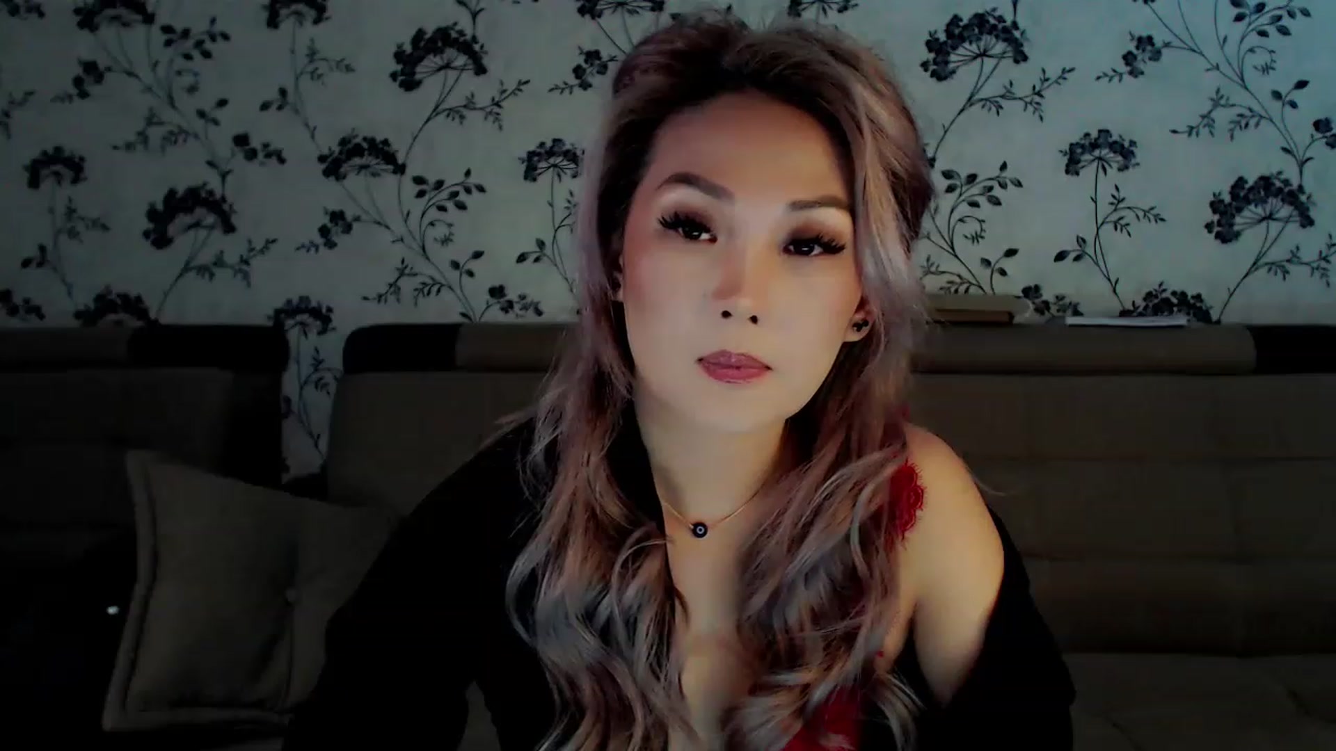 Gallery image thumbnail from Oiuysgdb's myfreecams stream on, 12/15/2022, 12:08 image 6 of 20