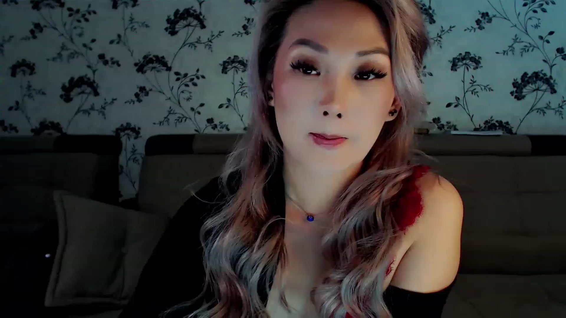 Gallery image thumbnail from Oiuysgdb's myfreecams stream on, 12/15/2022, 12:08 image 8 of 20