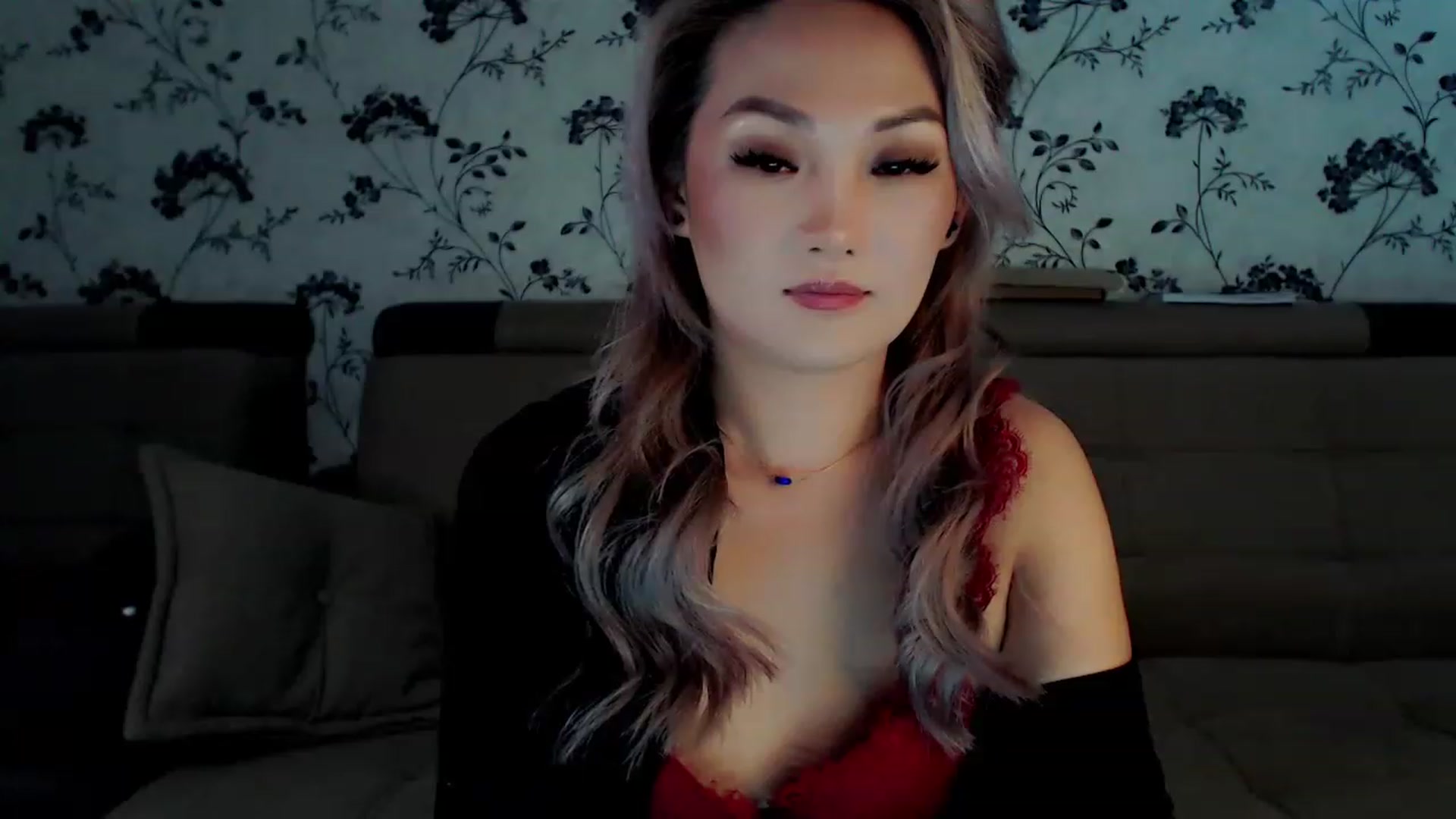 Gallery image thumbnail from Oiuysgdb's myfreecams stream on, 12/15/2022, 12:08 image 17 of 20