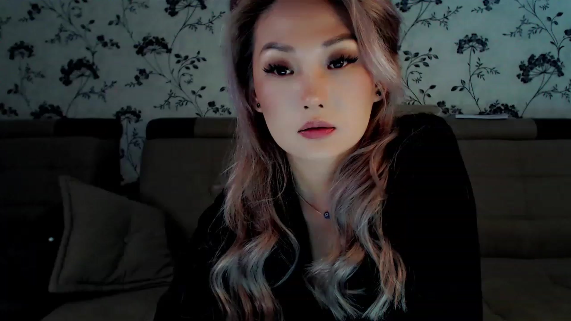 Gallery image thumbnail from Oiuysgdb's myfreecams stream on, 12/15/2022, 13:31 image 4 of 20