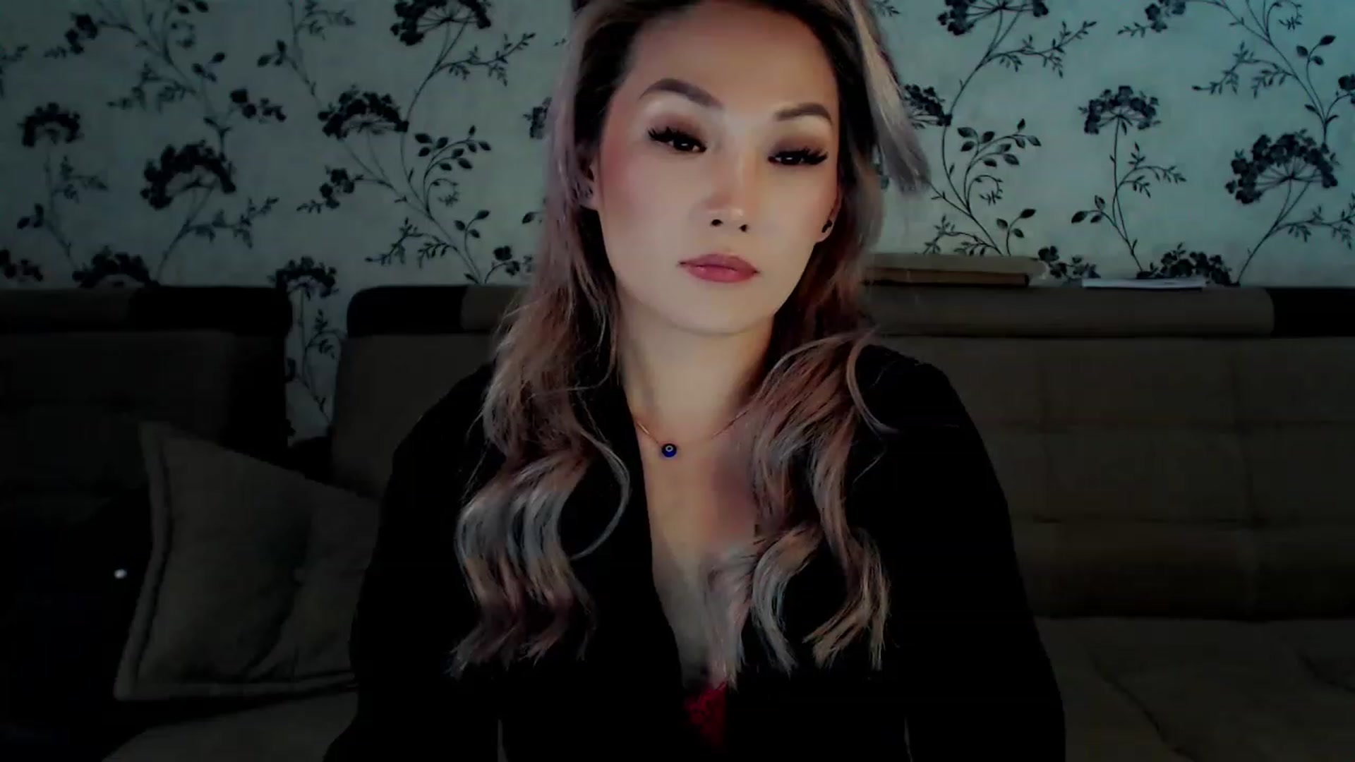 Gallery image thumbnail from Oiuysgdb's myfreecams stream on, 12/15/2022, 13:31 image 6 of 20