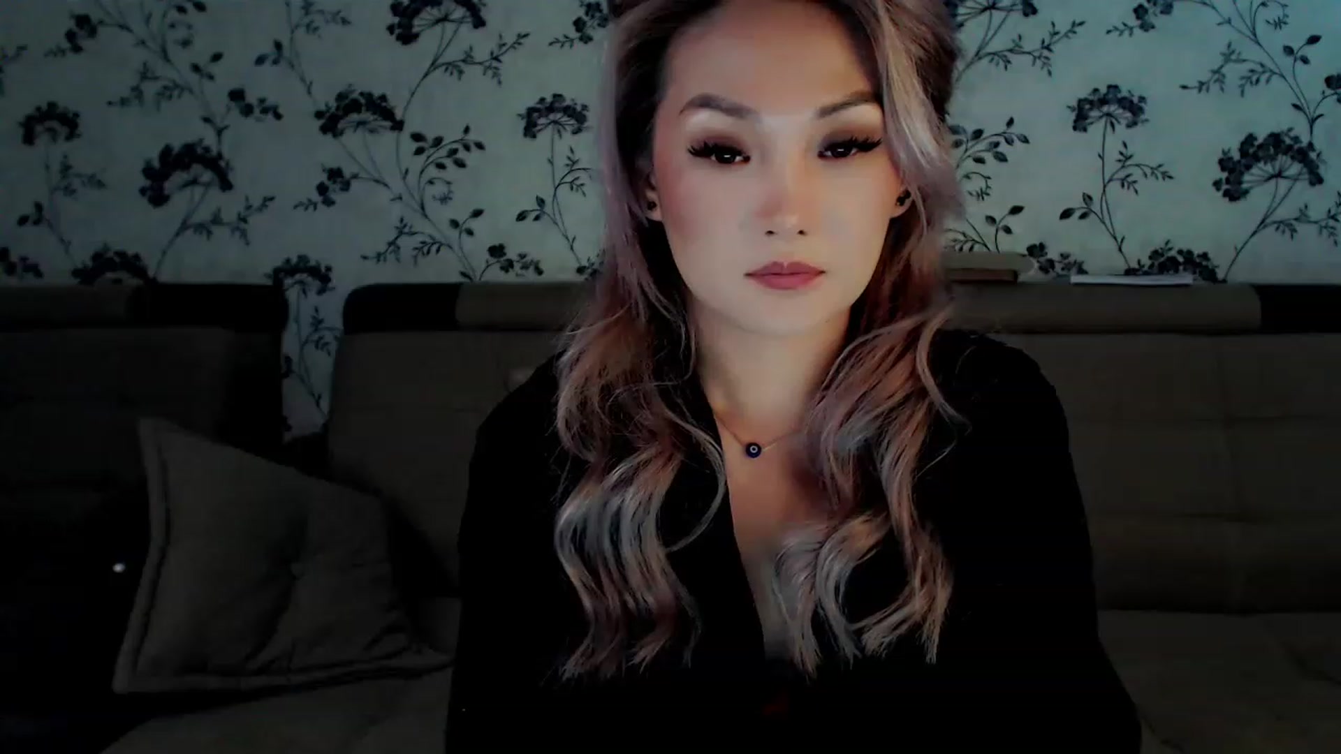 Gallery image thumbnail from Oiuysgdb's myfreecams stream on, 12/15/2022, 13:31 image 5 of 20