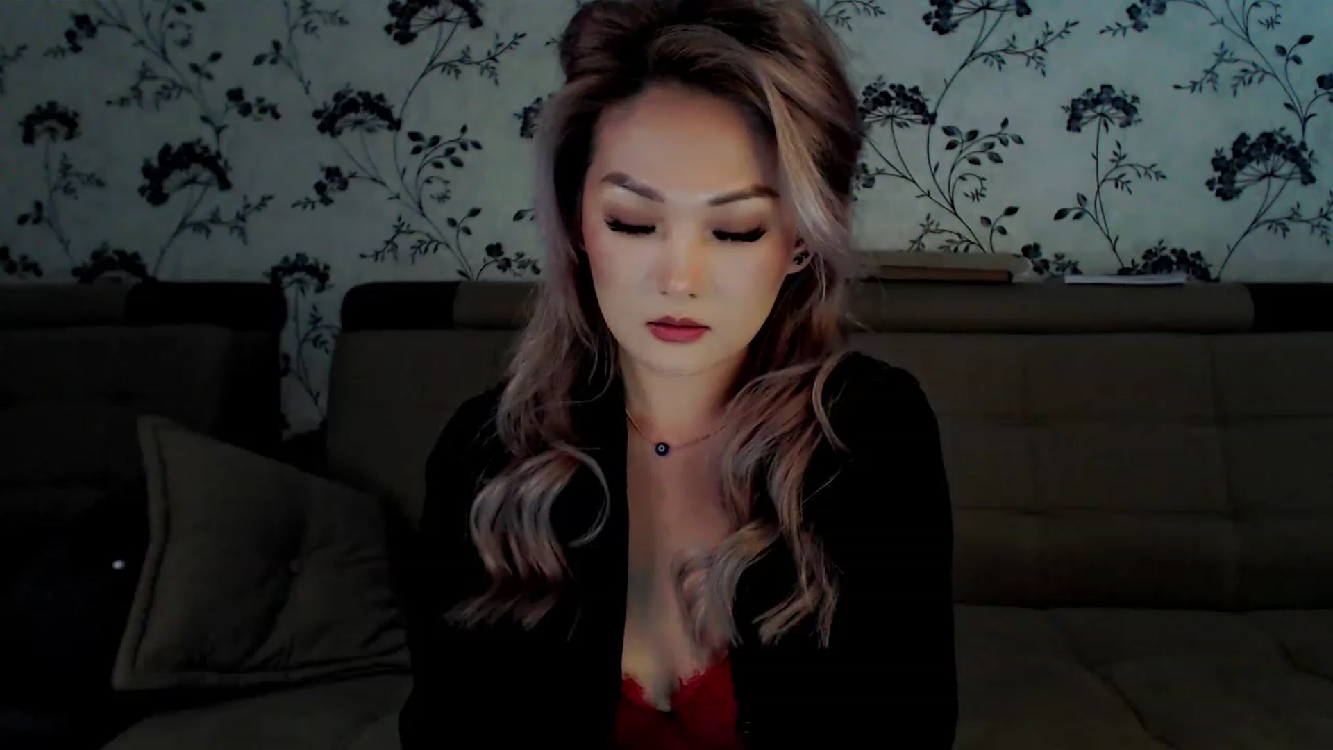 Gallery image thumbnail from Oiuysgdb's myfreecams stream on, 12/15/2022, 13:31 image 16 of 20