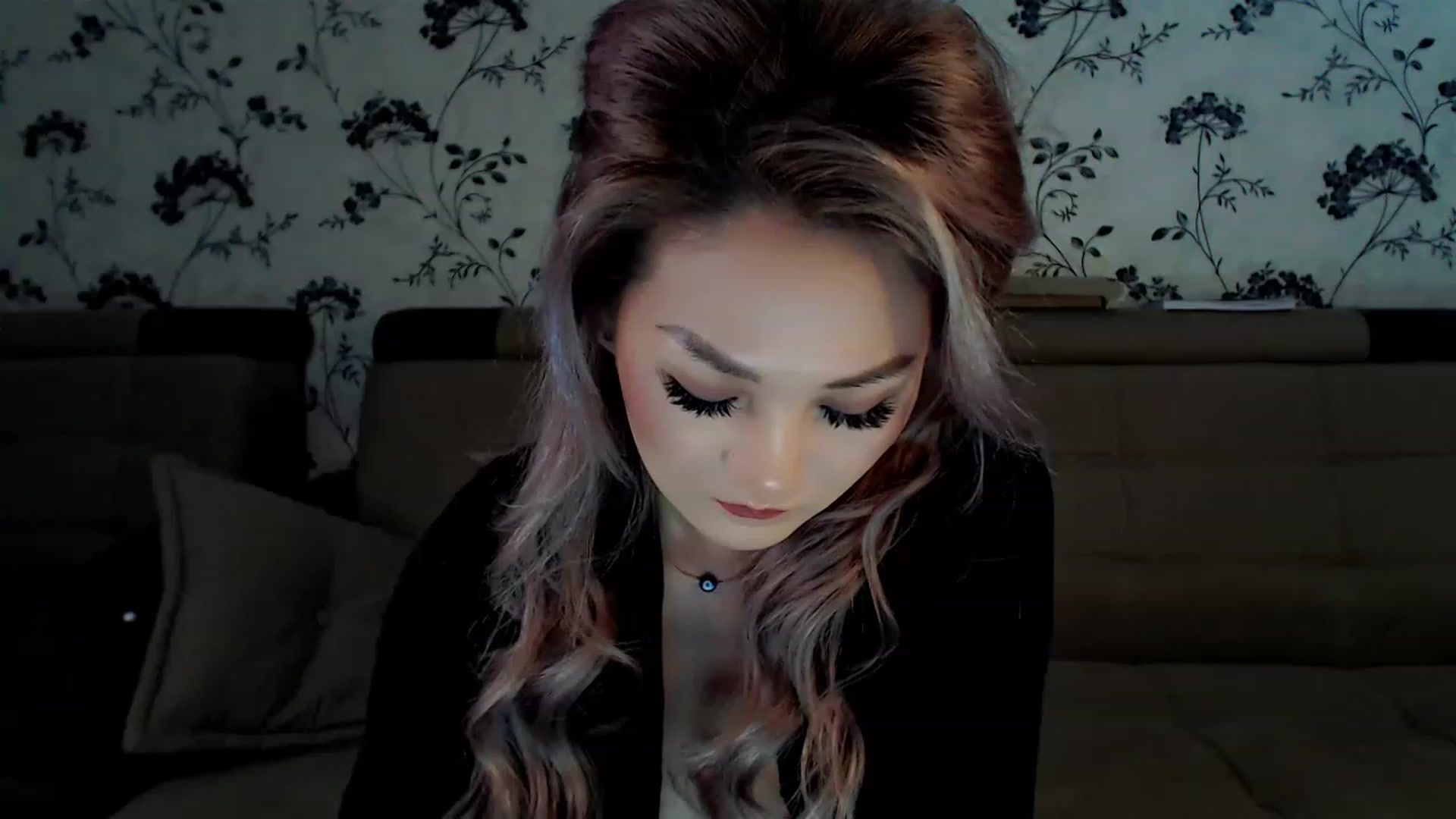 Gallery image thumbnail from Oiuysgdb's myfreecams stream on, 12/15/2022, 13:31 image 15 of 20