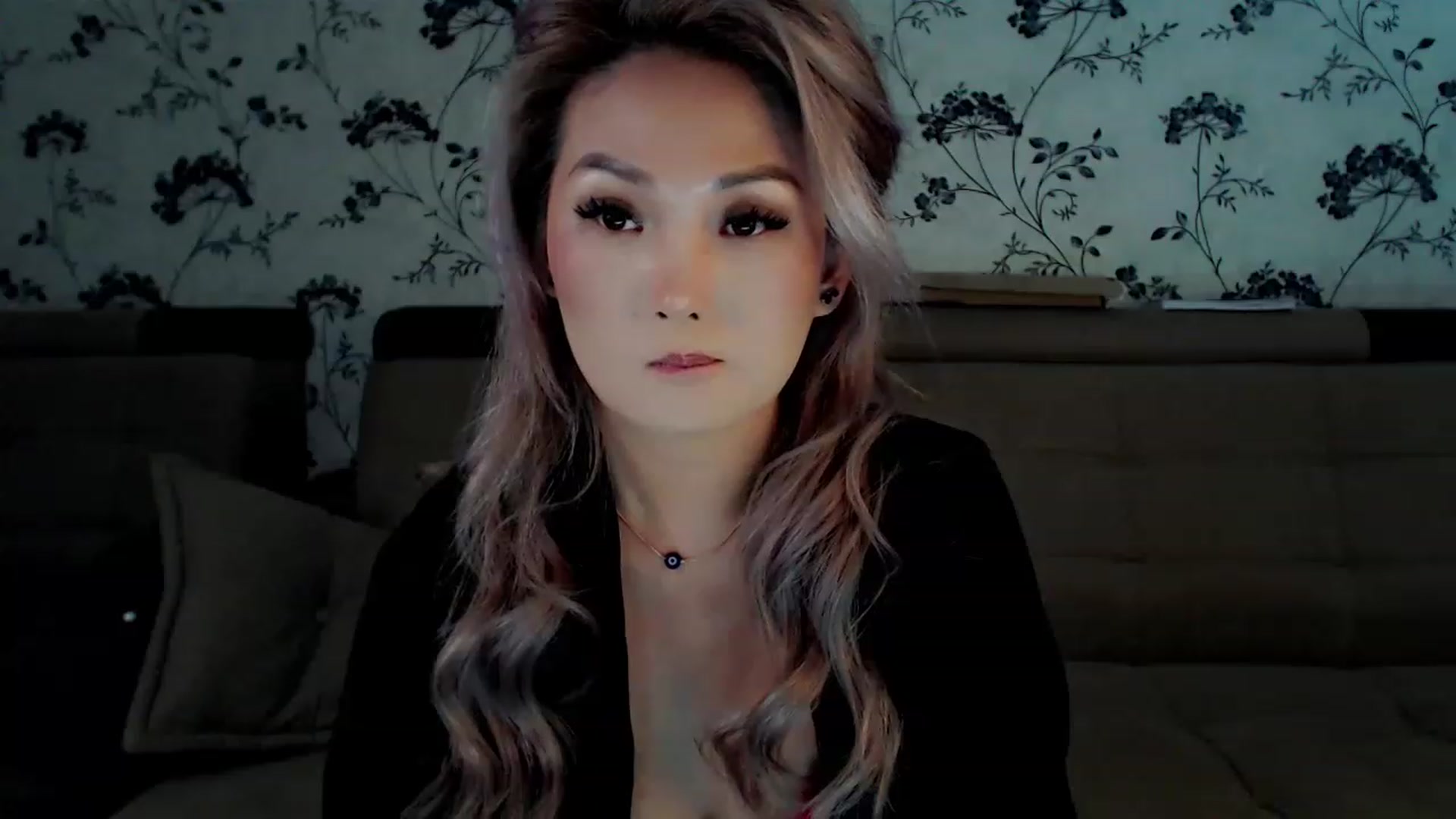 Gallery image thumbnail from Oiuysgdb's myfreecams stream on, 12/15/2022, 13:31 image 14 of 20