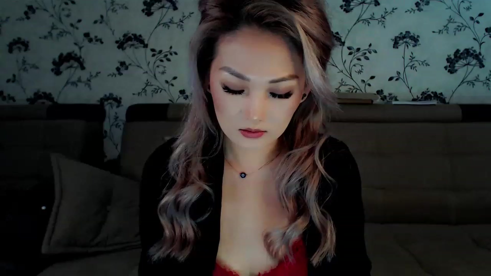 Gallery image thumbnail from Oiuysgdb's myfreecams stream on, 12/15/2022, 13:31 image 13 of 20