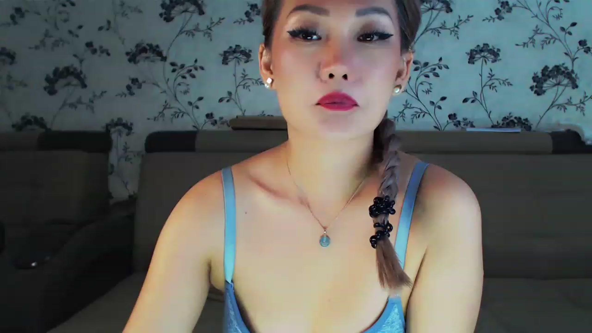Gallery image thumbnail from Oiuysgdb's myfreecams stream on, 12/24/2022, 15:15 image 17 of 20