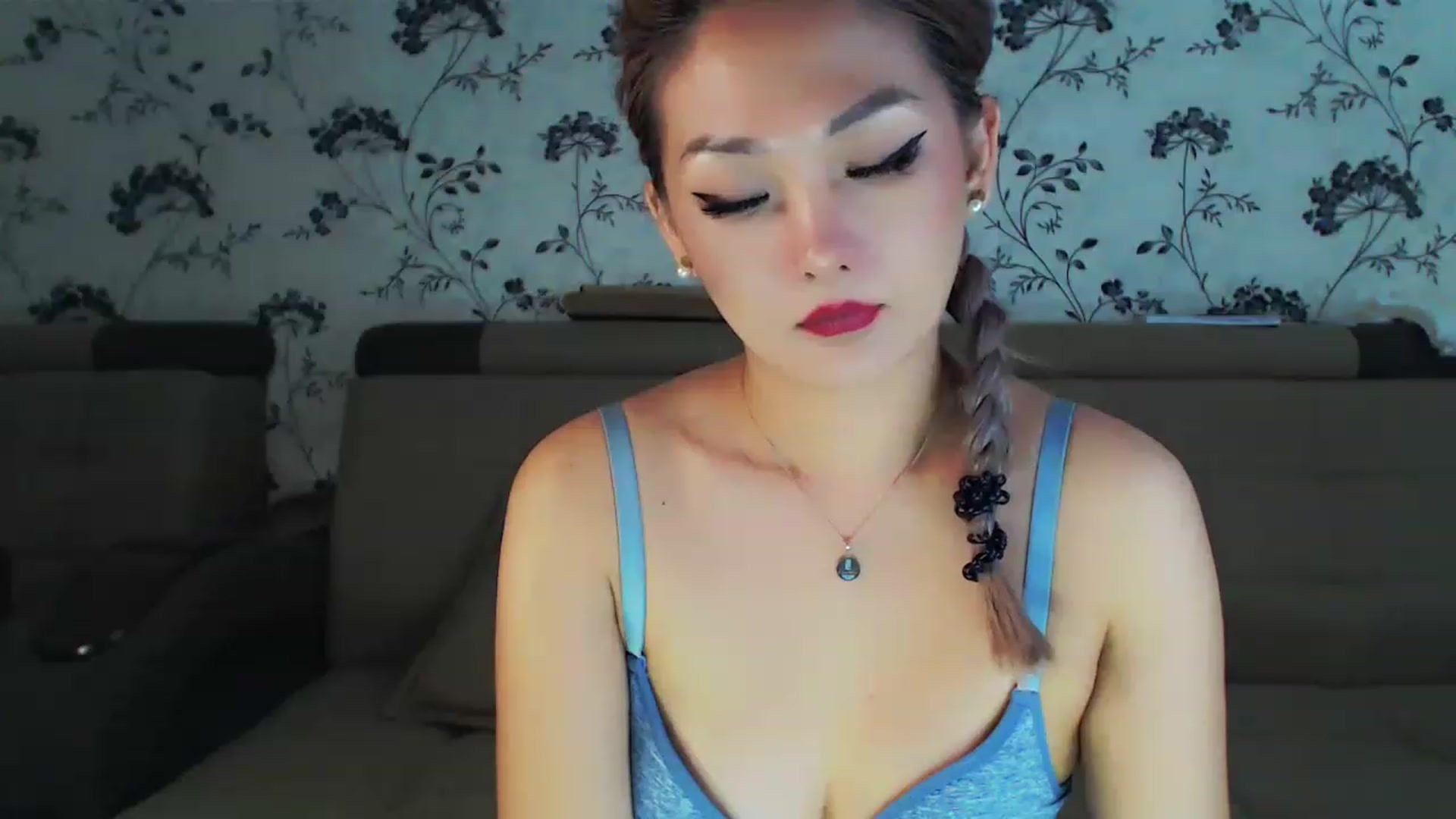 Gallery image thumbnail from Oiuysgdb's myfreecams stream on, 12/24/2022, 15:15 image 18 of 20