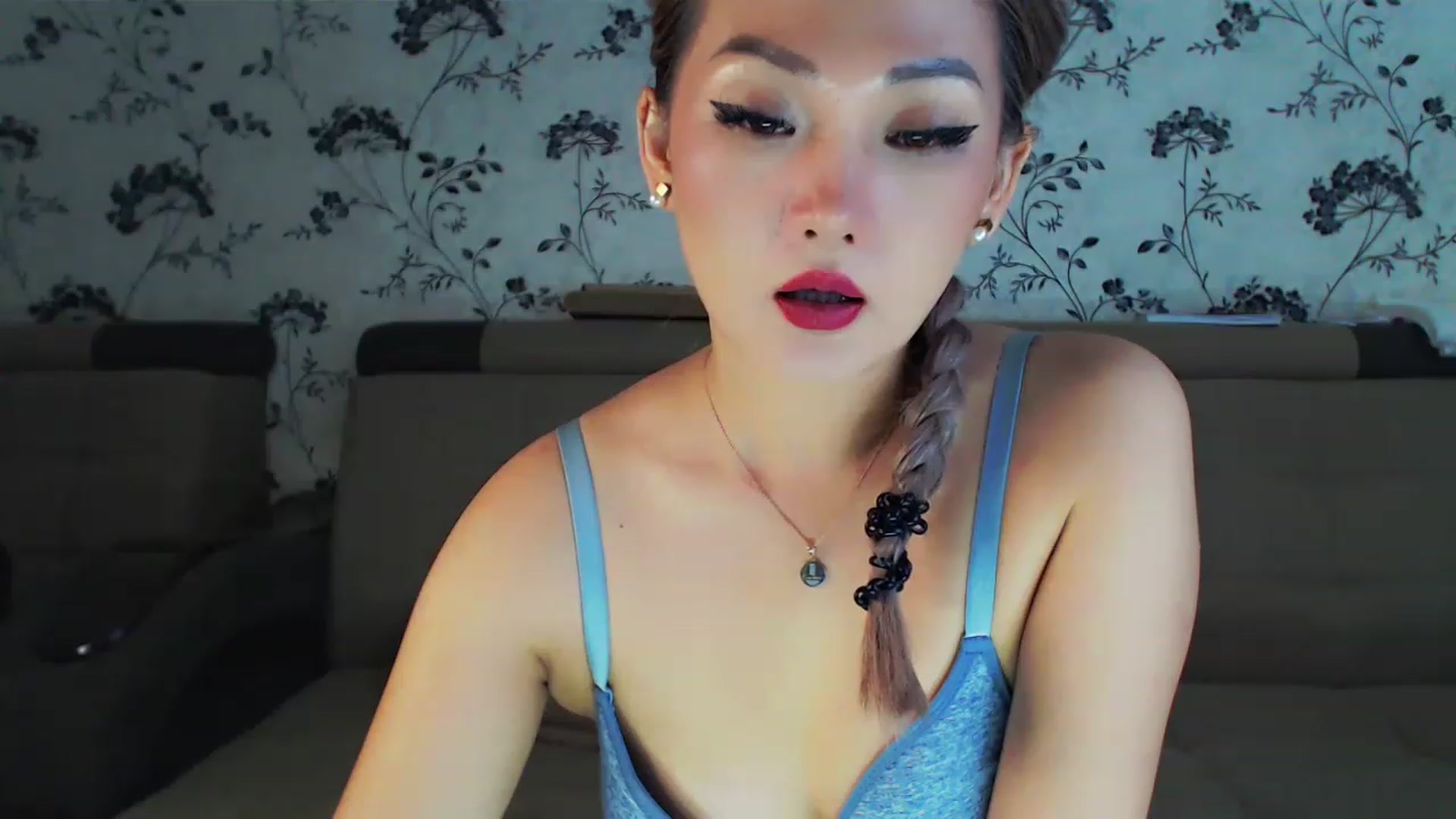 Gallery image thumbnail from Oiuysgdb's myfreecams stream on, 12/24/2022, 15:15 image 15 of 20