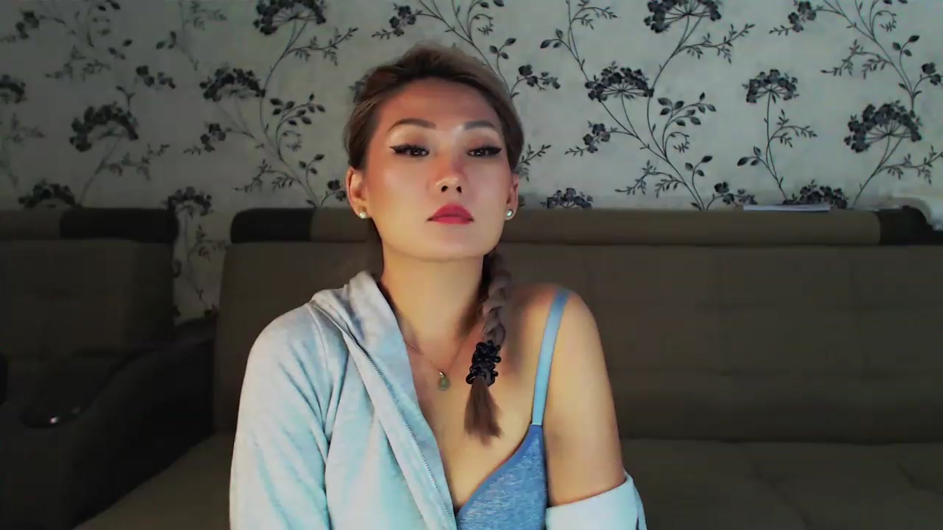 Gallery image thumbnail from Oiuysgdb's myfreecams stream on, 12/24/2022, 17:20 image 18 of 20