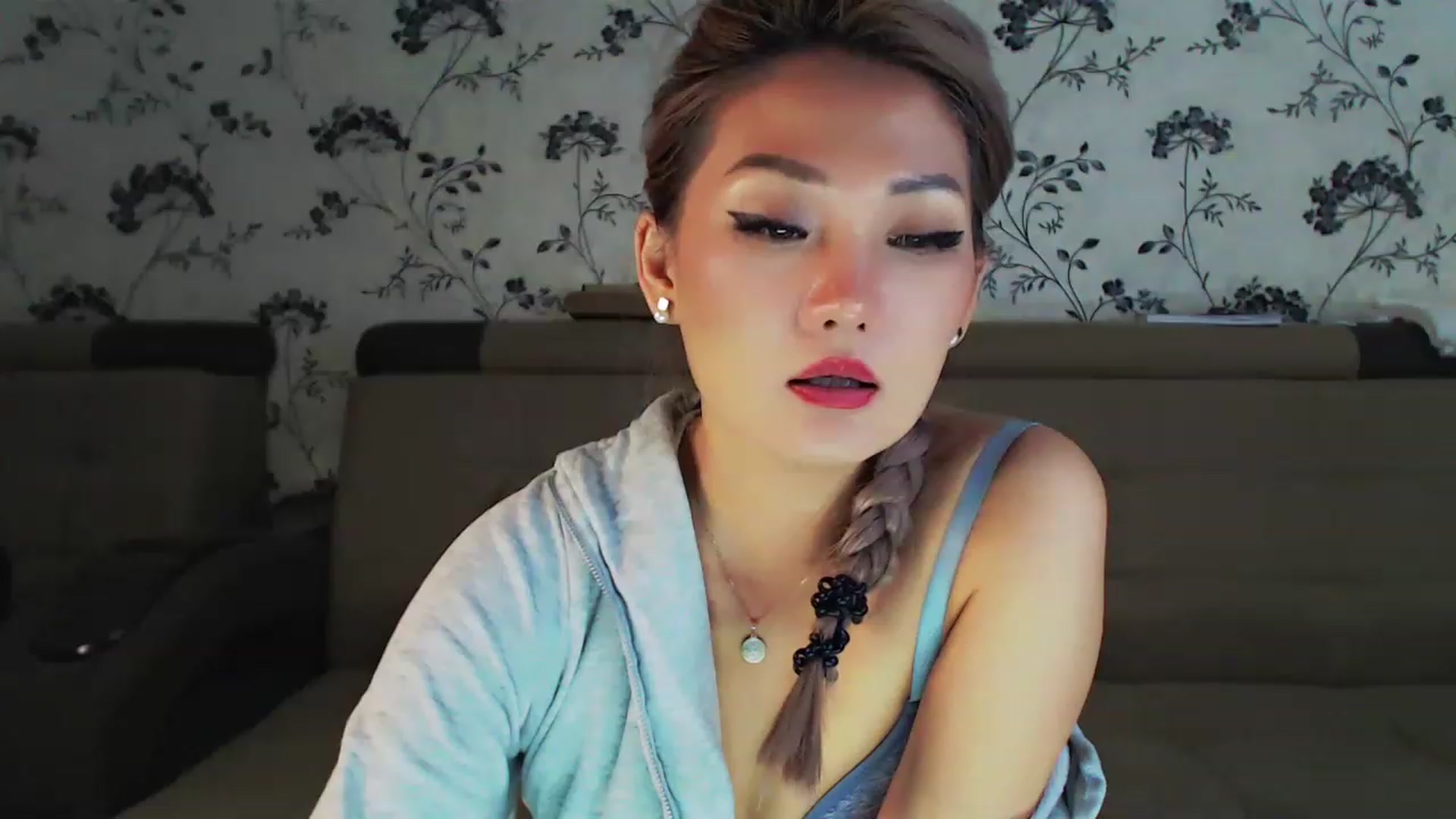 Gallery image thumbnail from Oiuysgdb's myfreecams stream on, 12/24/2022, 17:20 image 8 of 20