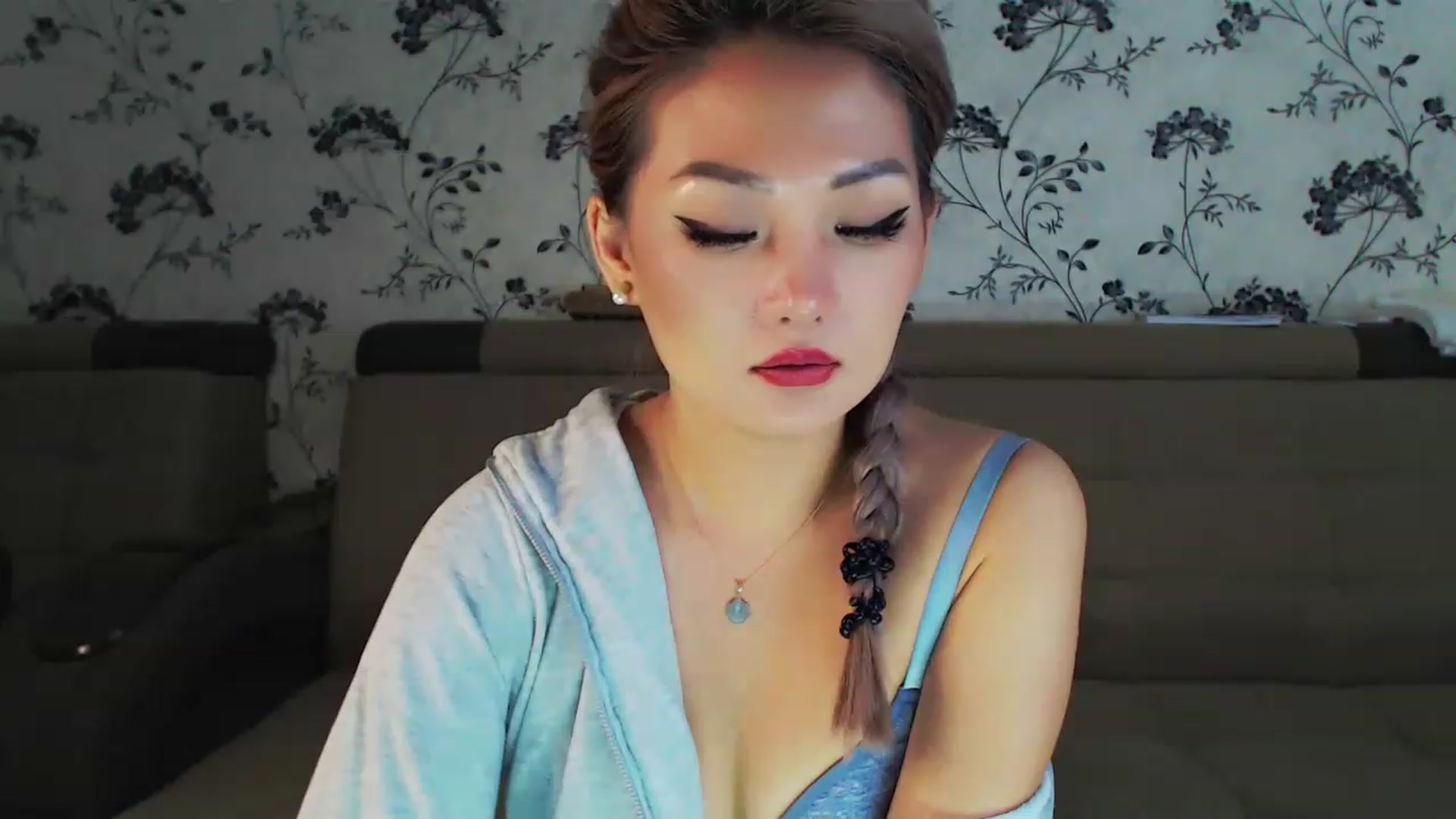 Gallery image thumbnail from Oiuysgdb's myfreecams stream on, 12/24/2022, 17:20 image 6 of 20