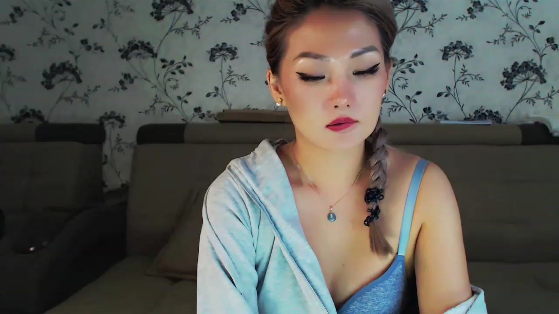 Gallery image thumbnail from Oiuysgdb's myfreecams stream on, 12/24/2022, 17:20 image 2 of 20