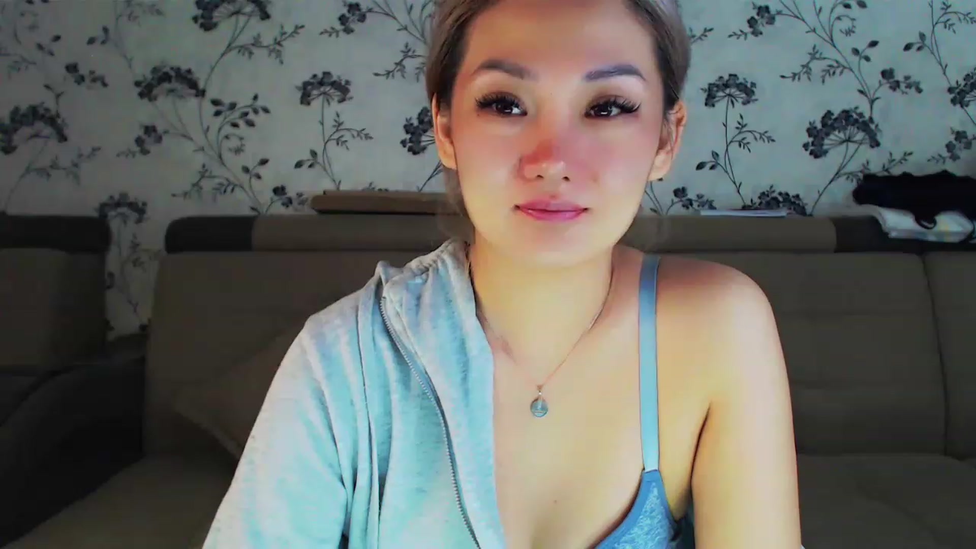 Gallery image thumbnail from Oiuysgdb's myfreecams stream on, 12/25/2022, 11:14 image 14 of 20