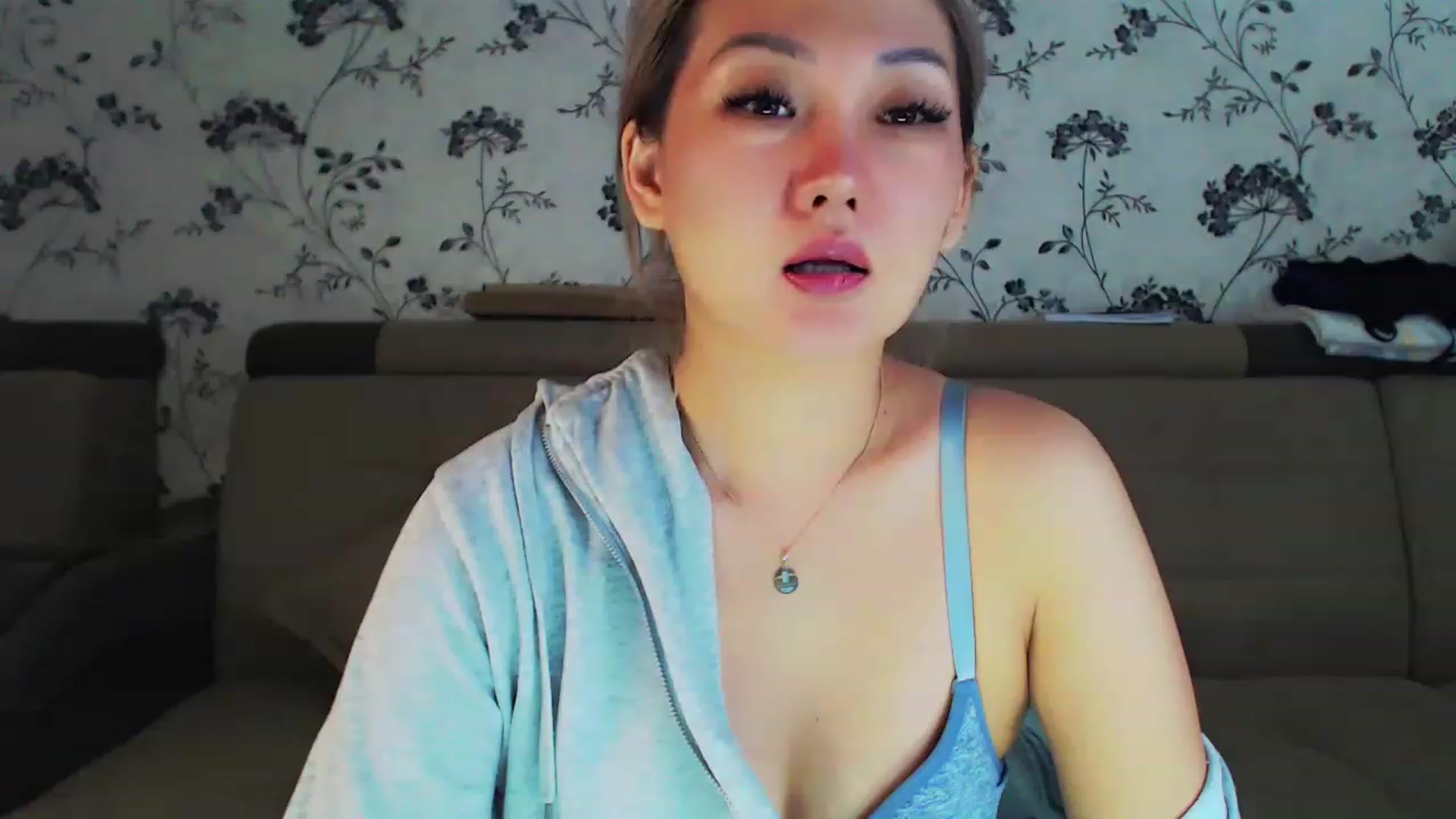 Gallery image thumbnail from Oiuysgdb's myfreecams stream on, 12/25/2022, 11:14 image 15 of 20