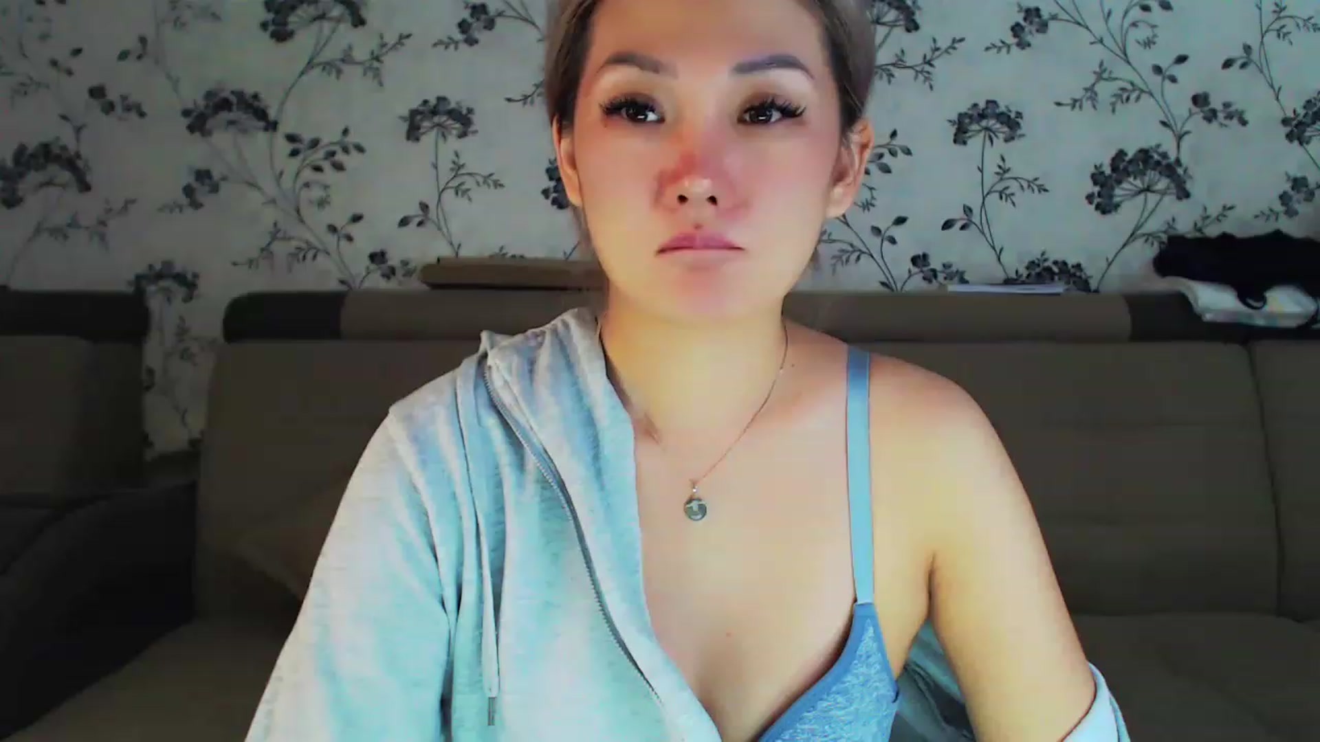 Gallery image thumbnail from Oiuysgdb's myfreecams stream on, 12/25/2022, 11:14 image 16 of 20