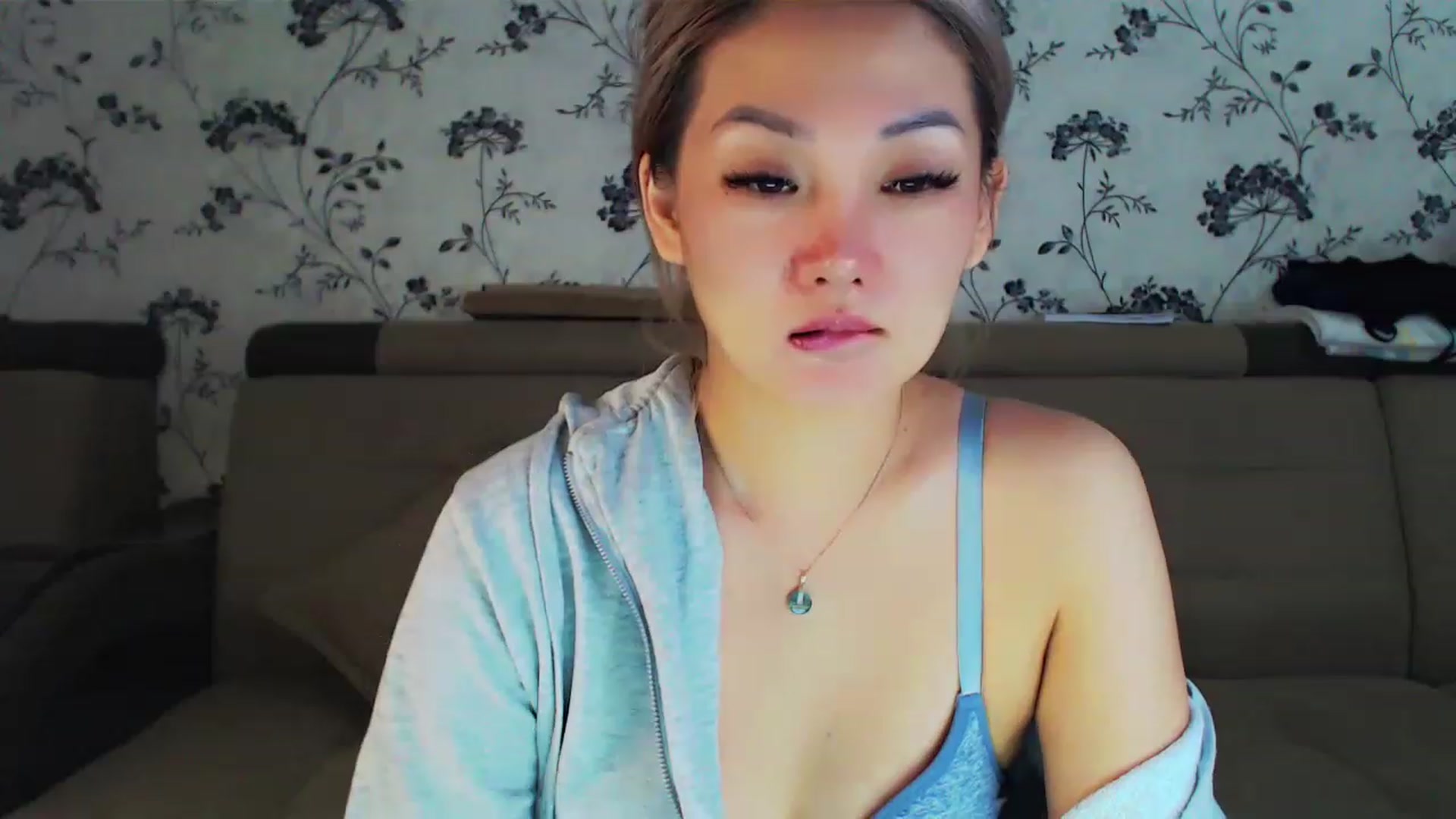 Gallery image thumbnail from Oiuysgdb's myfreecams stream on, 12/25/2022, 11:14 image 13 of 20