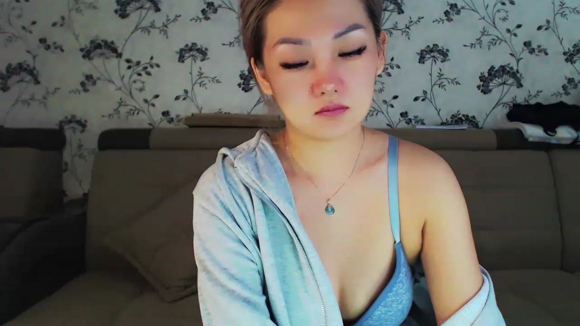 Gallery image thumbnail from Oiuysgdb's myfreecams stream on, 12/25/2022, 11:14 image 10 of 20