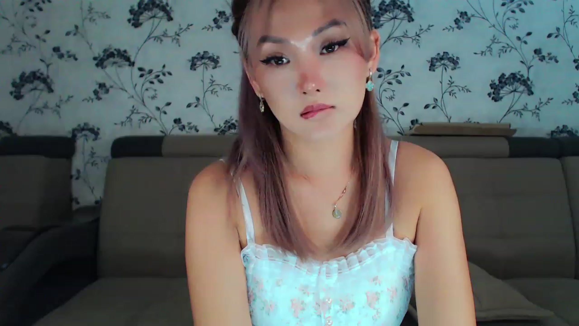 Gallery image thumbnail from Oiuysgdb's myfreecams stream on, 12/31/2022, 16:45 image 2 of 20