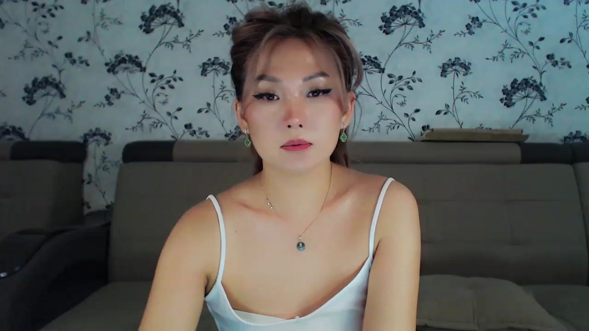 Gallery image thumbnail from Oiuysgdb's myfreecams stream on, 01/01/2023, 04:10 image 8 of 20