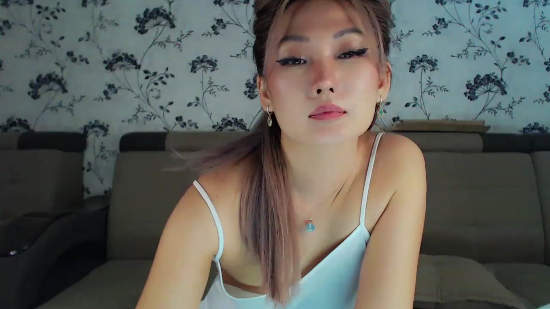 Gallery image thumbnail from Oiuysgdb's myfreecams stream on, 01/01/2023, 04:10 image 6 of 20