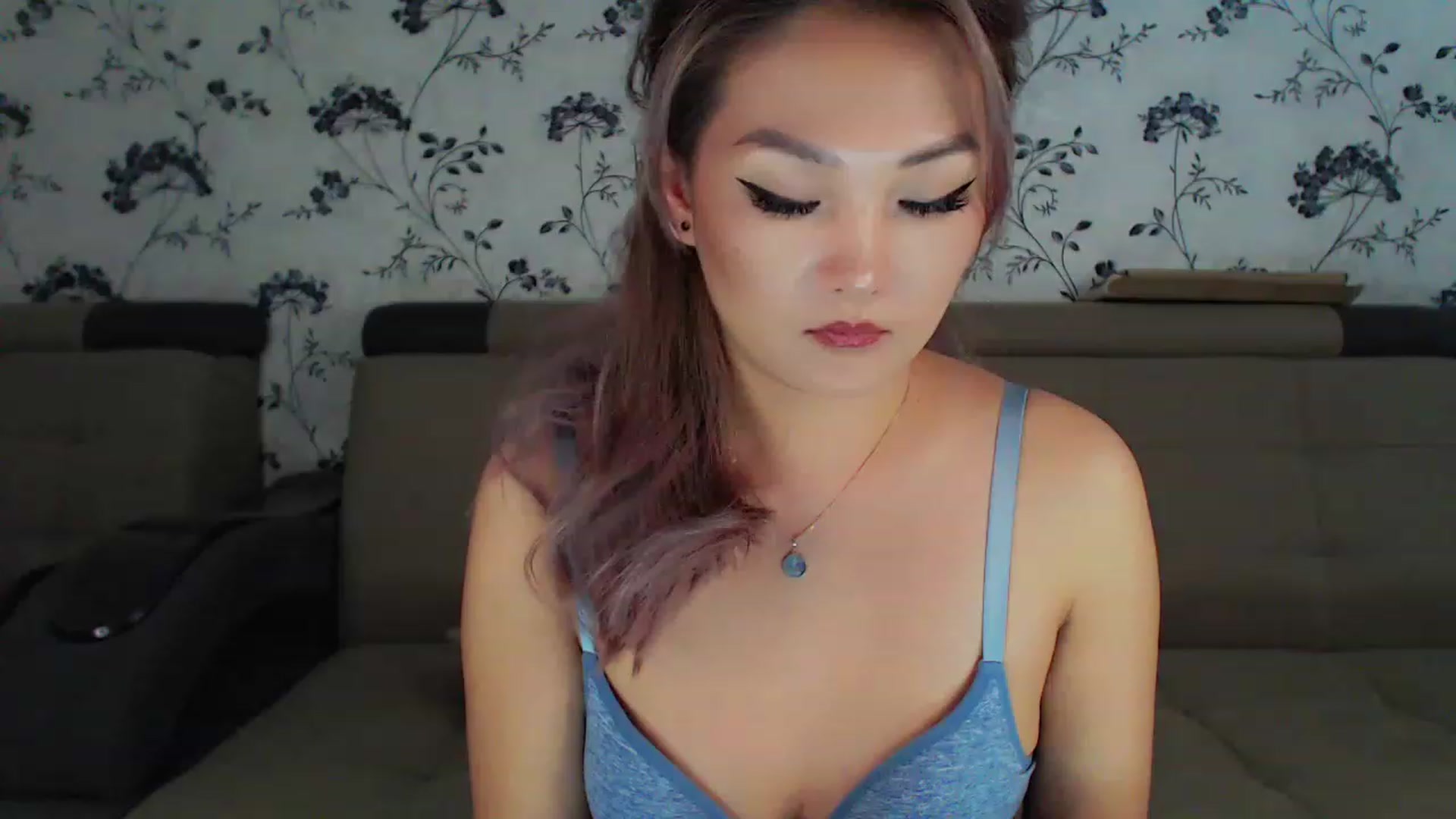 Gallery image thumbnail from Oiuysgdb's myfreecams stream on, 01/05/2023, 13:54 image 19 of 20