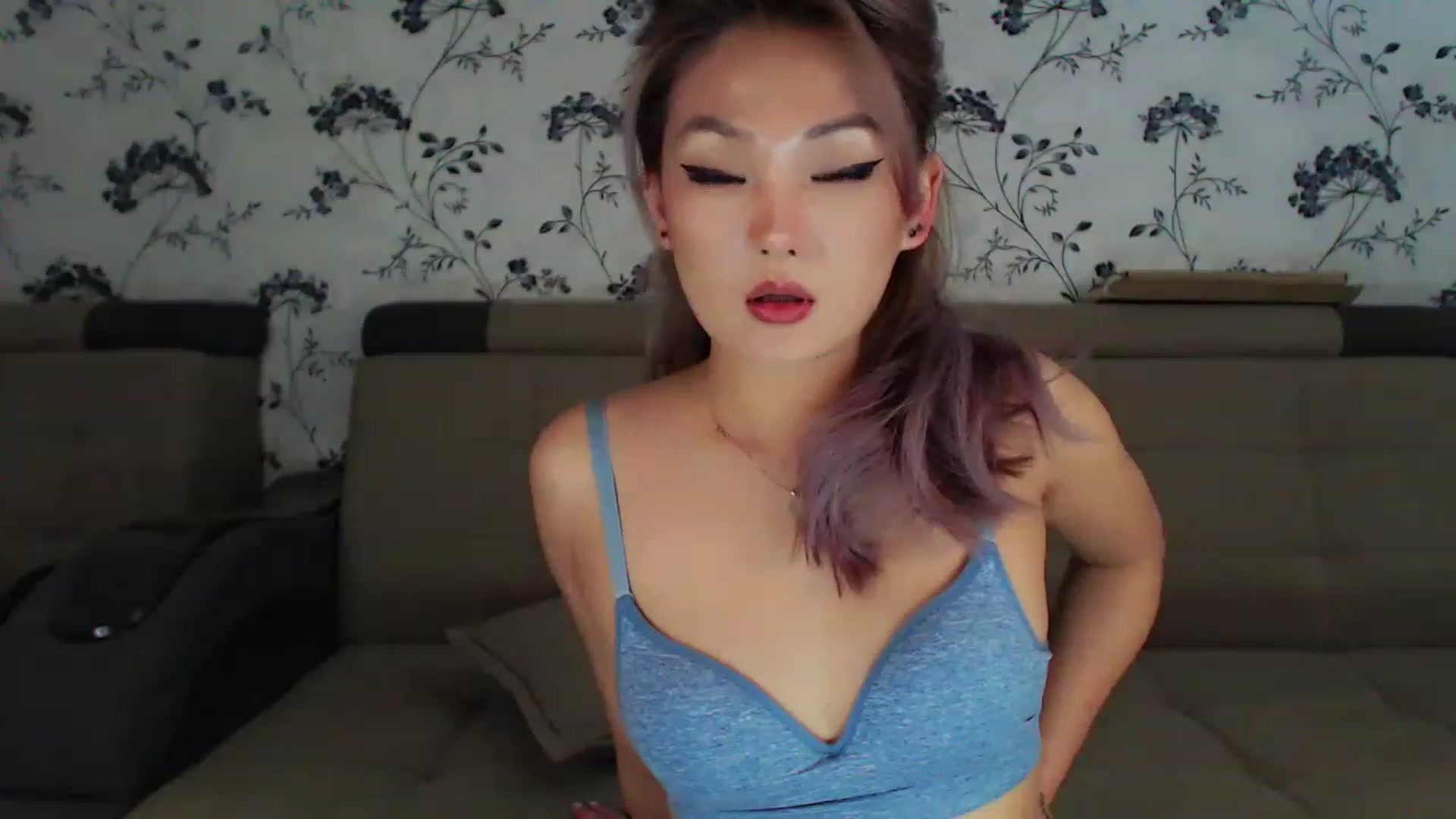 Gallery image thumbnail from Oiuysgdb's myfreecams stream on, 01/05/2023, 13:54 image 14 of 20