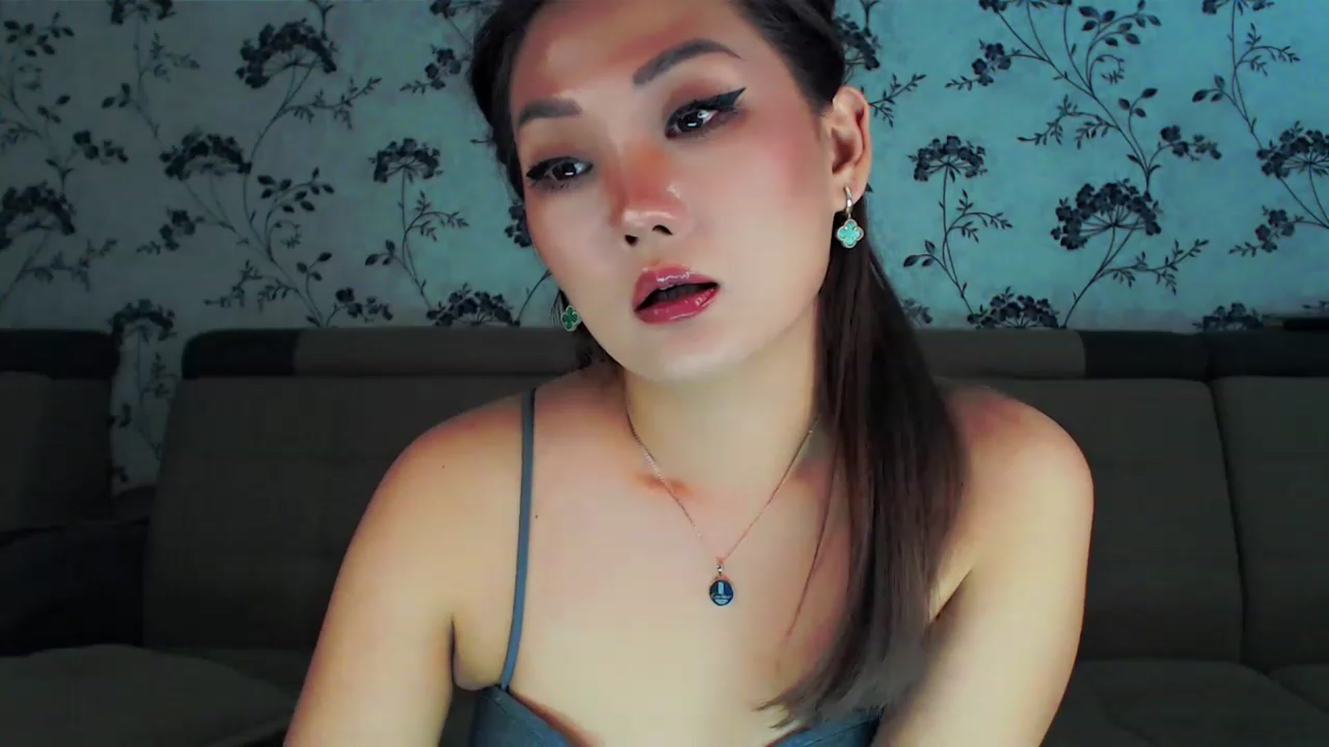 Gallery image thumbnail from Oiuysgdb's myfreecams stream on, 01/15/2023, 14:06 image 1 of 20