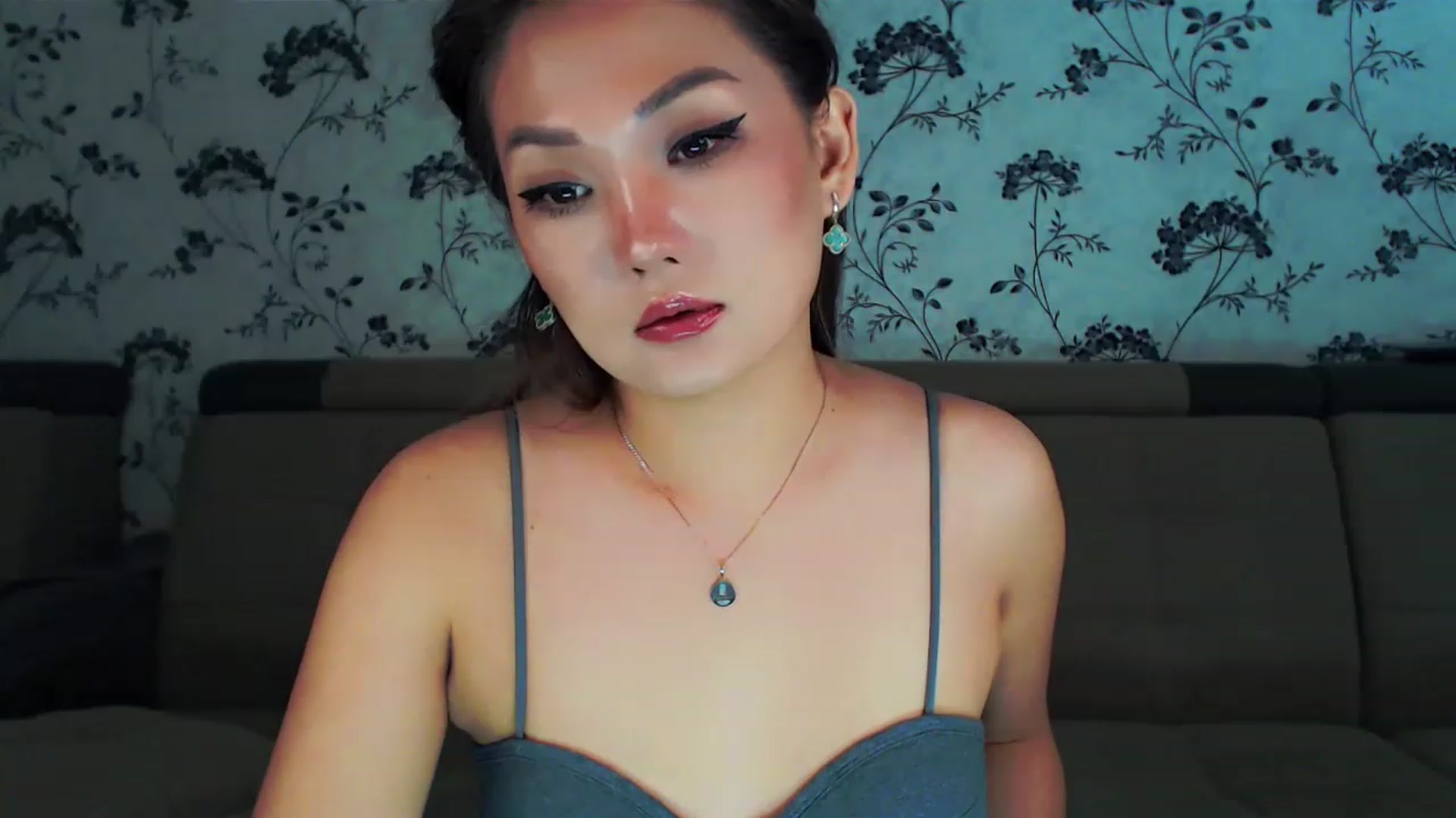 Gallery image thumbnail from Oiuysgdb's myfreecams stream on, 01/15/2023, 14:06 image 6 of 20